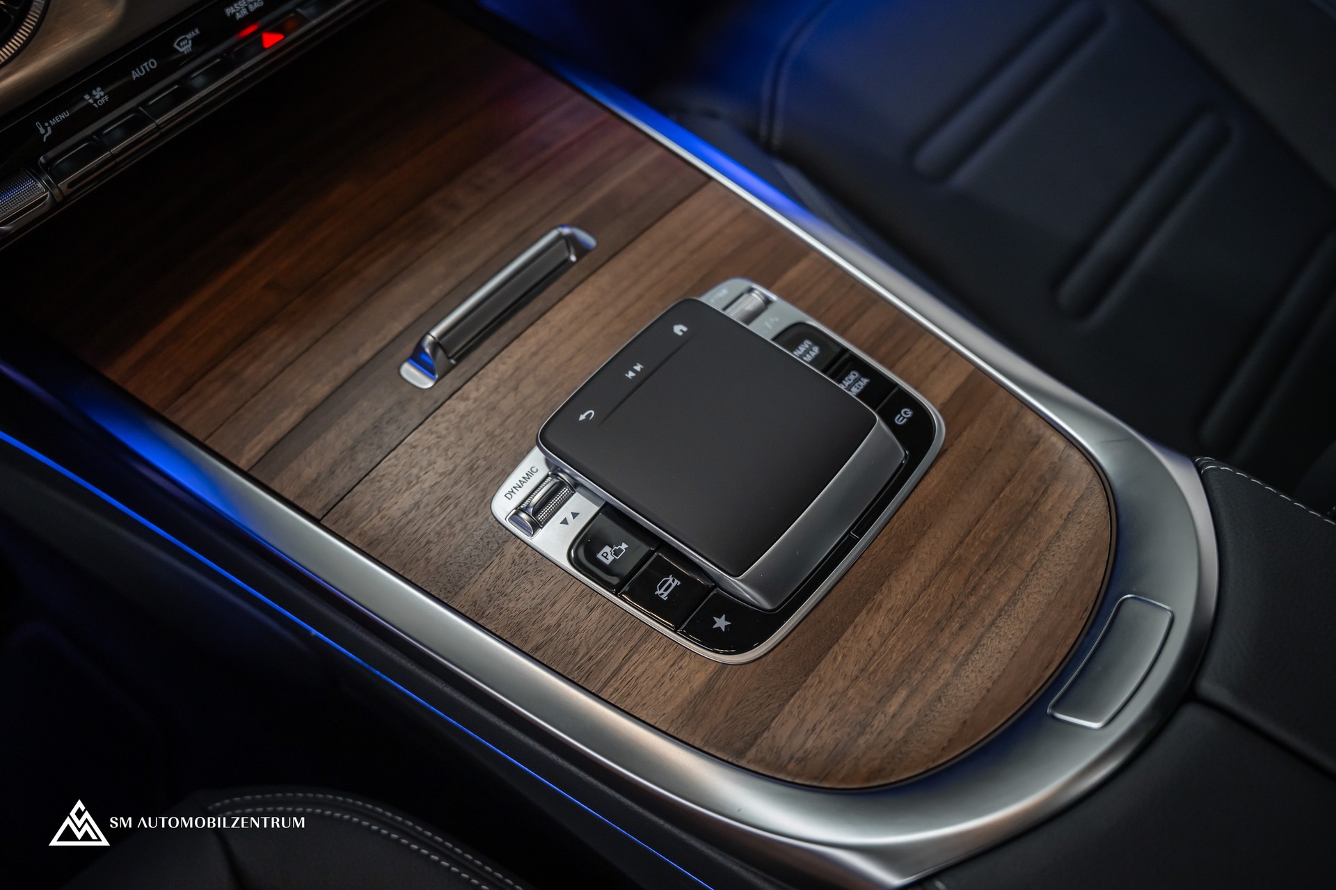 MERCEDES-BENZ G 580 / Burmester / 360° / Schiebedach-image-28