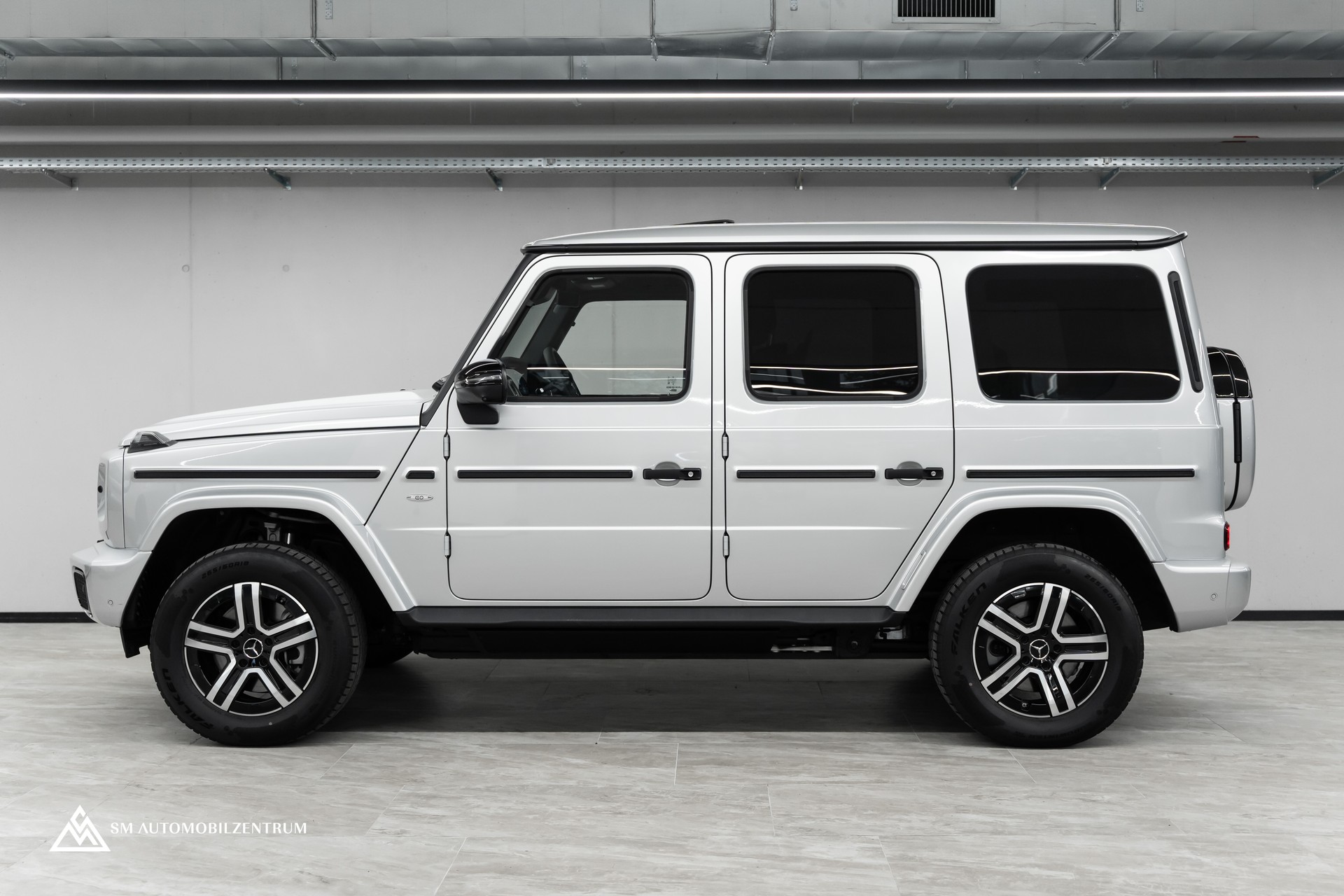 MERCEDES-BENZ G 580 / Burmester / 360° / Schiebedach-image-5