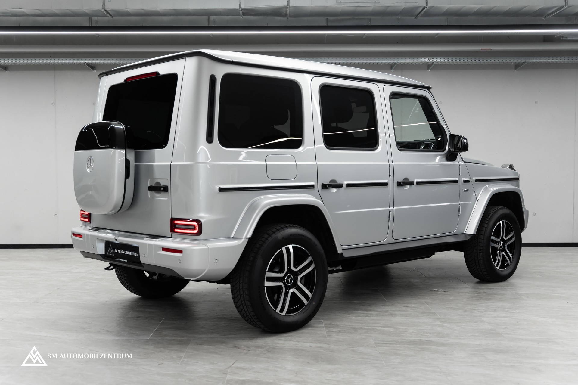 MERCEDES-BENZ G 580 / Burmester / 360° / Schiebedach-image-6