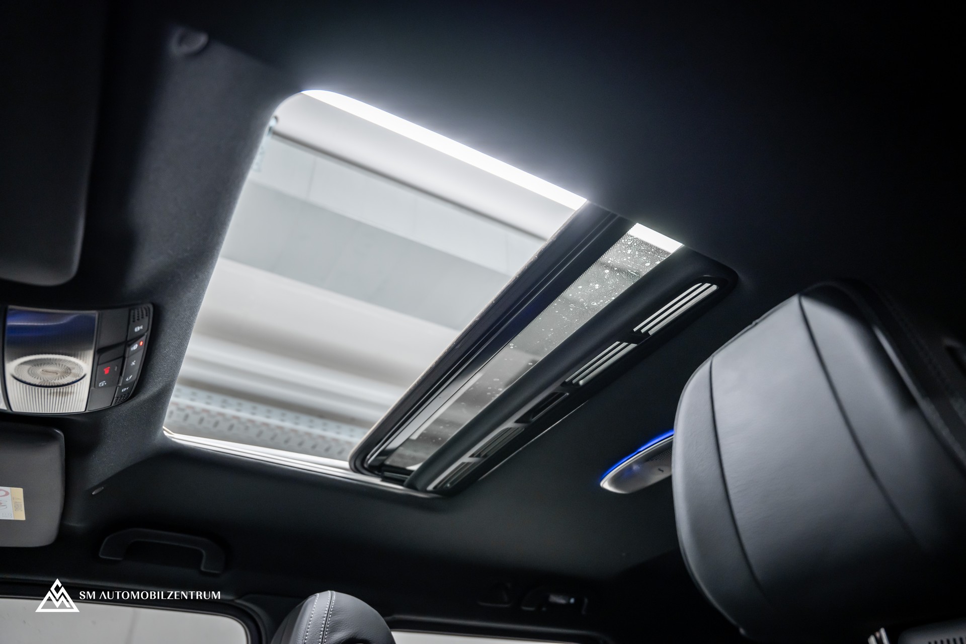 MERCEDES-BENZ G 580 / Burmester / 360° / Schiebedach-image-23