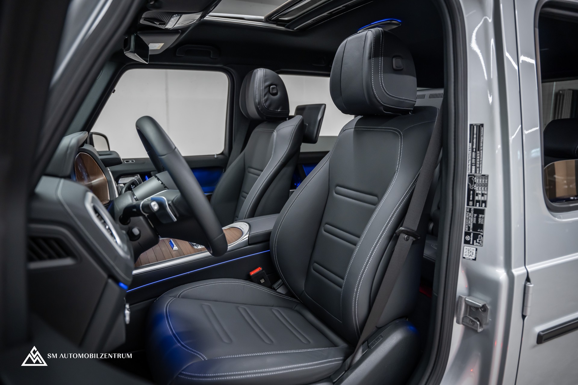 MERCEDES-BENZ G 580 / Burmester / 360° / Schiebedach-image-16