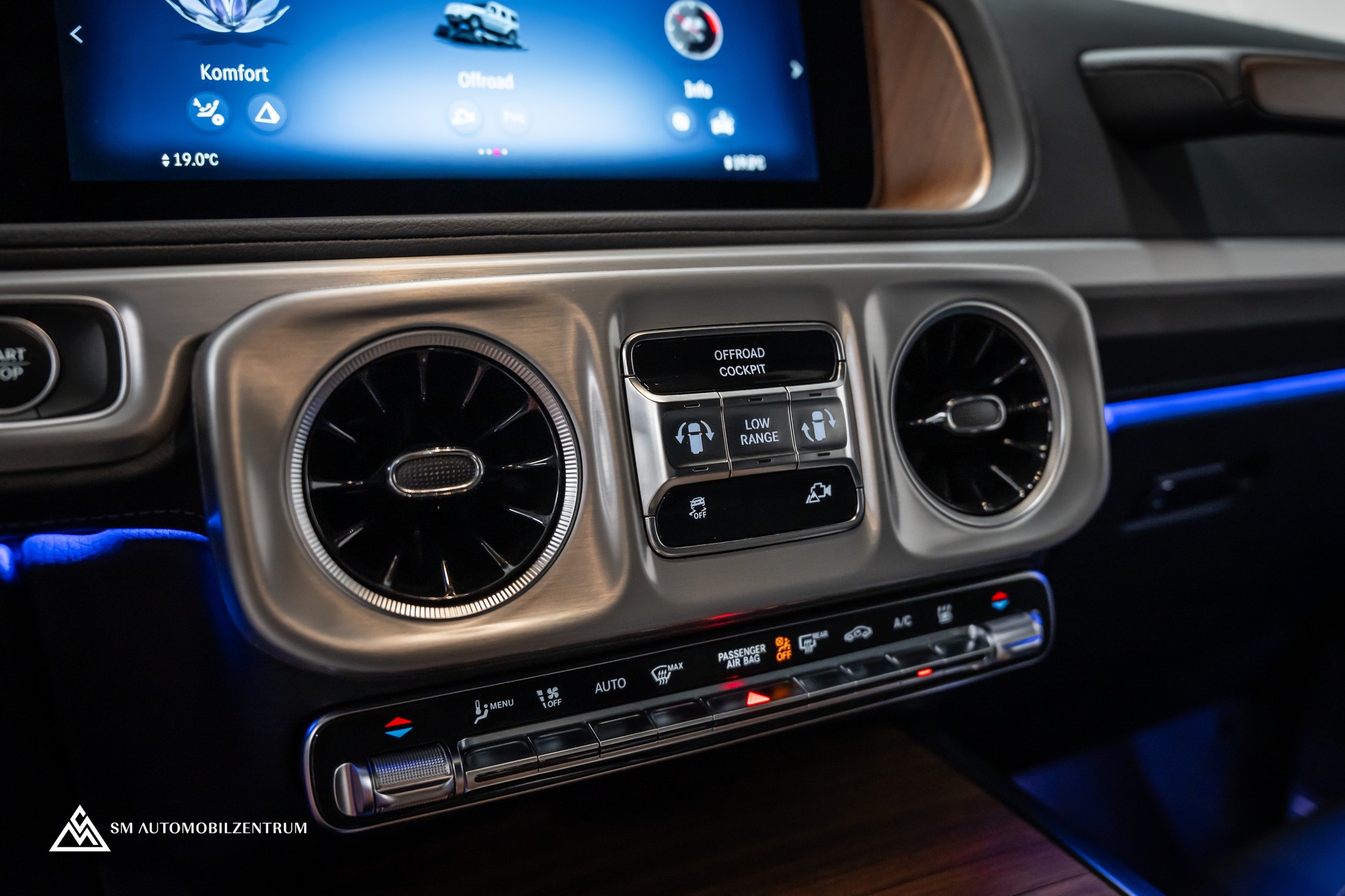 MERCEDES-BENZ G 580 / Burmester / 360° / Schiebedach-image-27