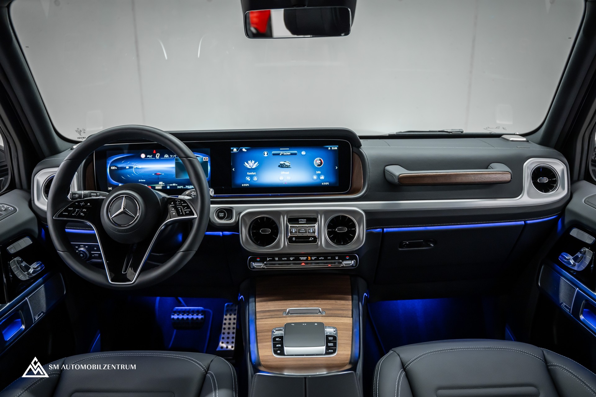 MERCEDES-BENZ G 580 / Burmester / 360° / Schiebedach-image-12