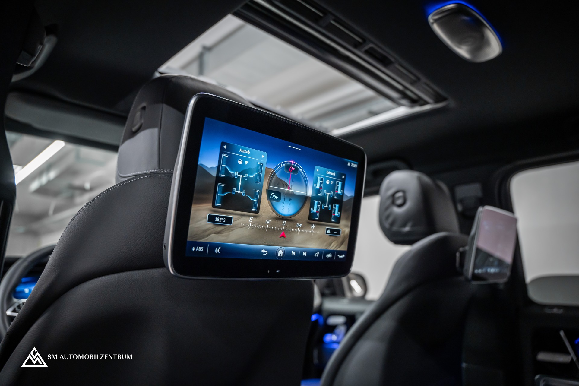 MERCEDES-BENZ G 580 / Burmester / 360° / Schiebedach-image-19