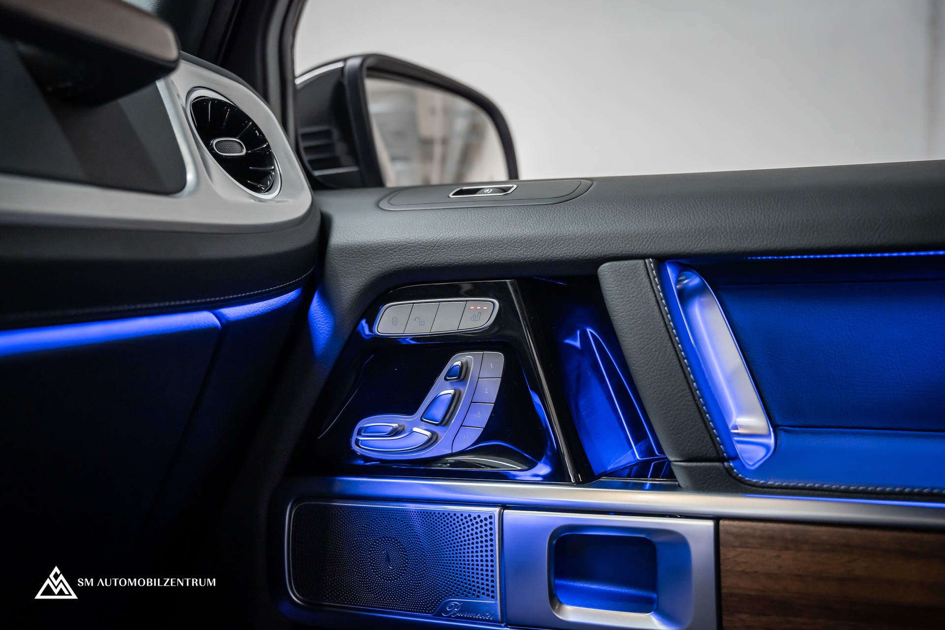 MERCEDES-BENZ G 580 / Burmester / 360° / Schiebedach-image-29