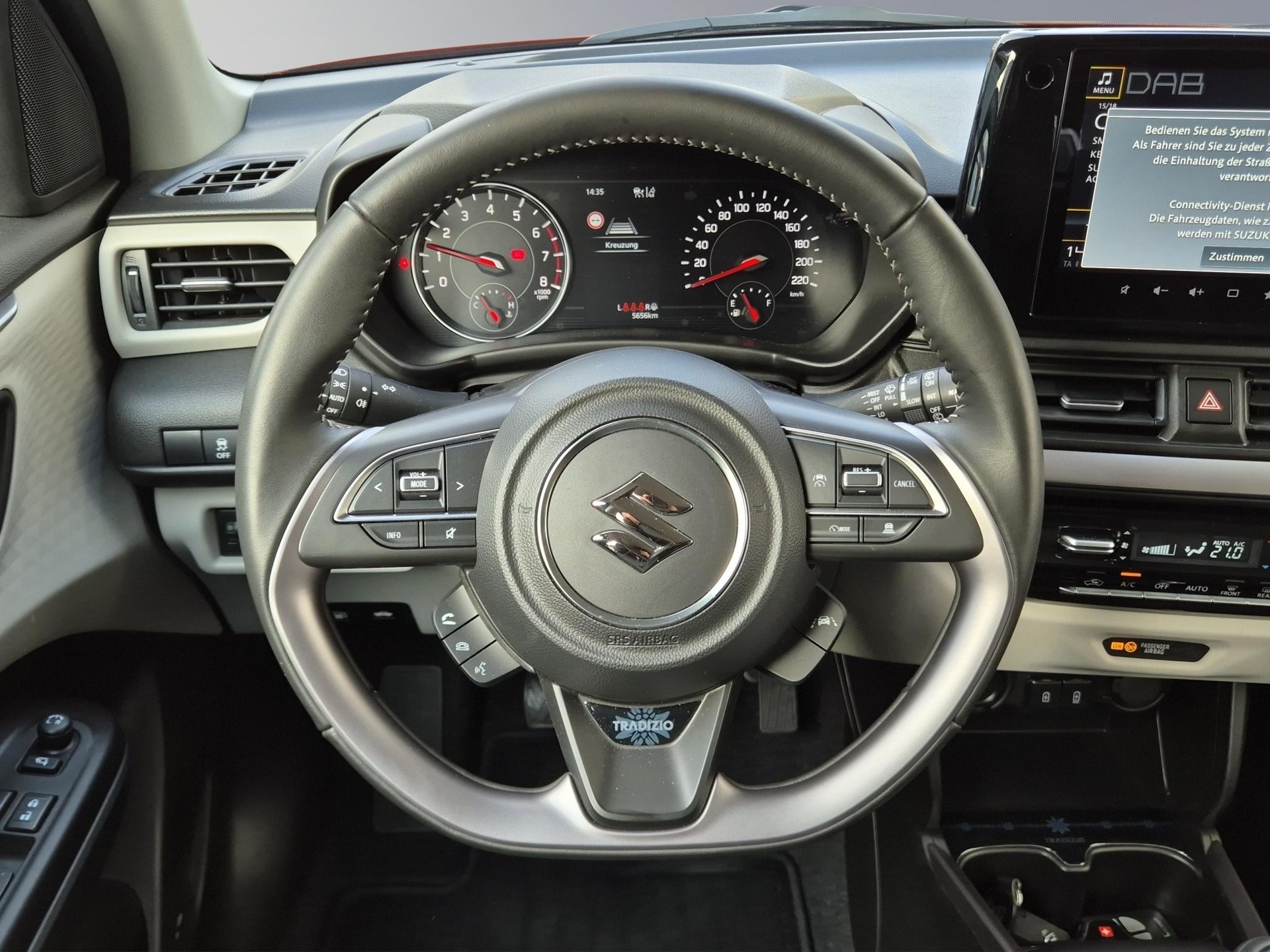 SUZUKI Swift 1.2 Tradizio Top Hybrid 4x4-image-9