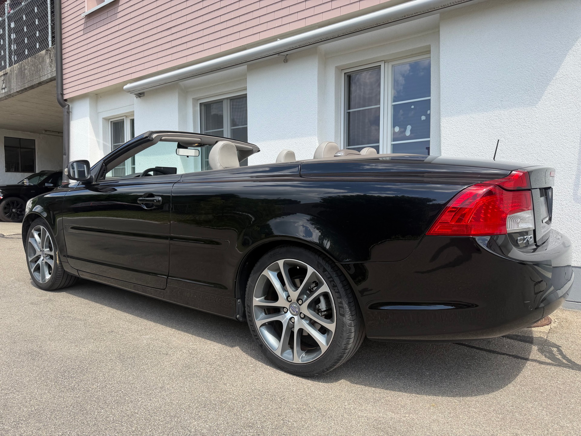 VOLVO C70 2.0D Kinetic-image-2