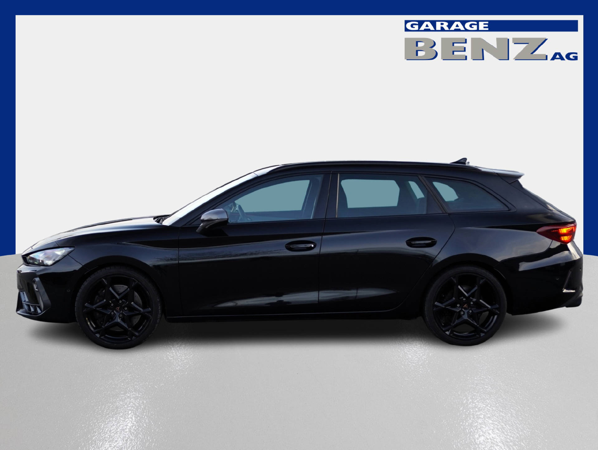 CUPRA Leon ST 2.0 TSI 333 VZ 4Drive DSG-showroom-element-3