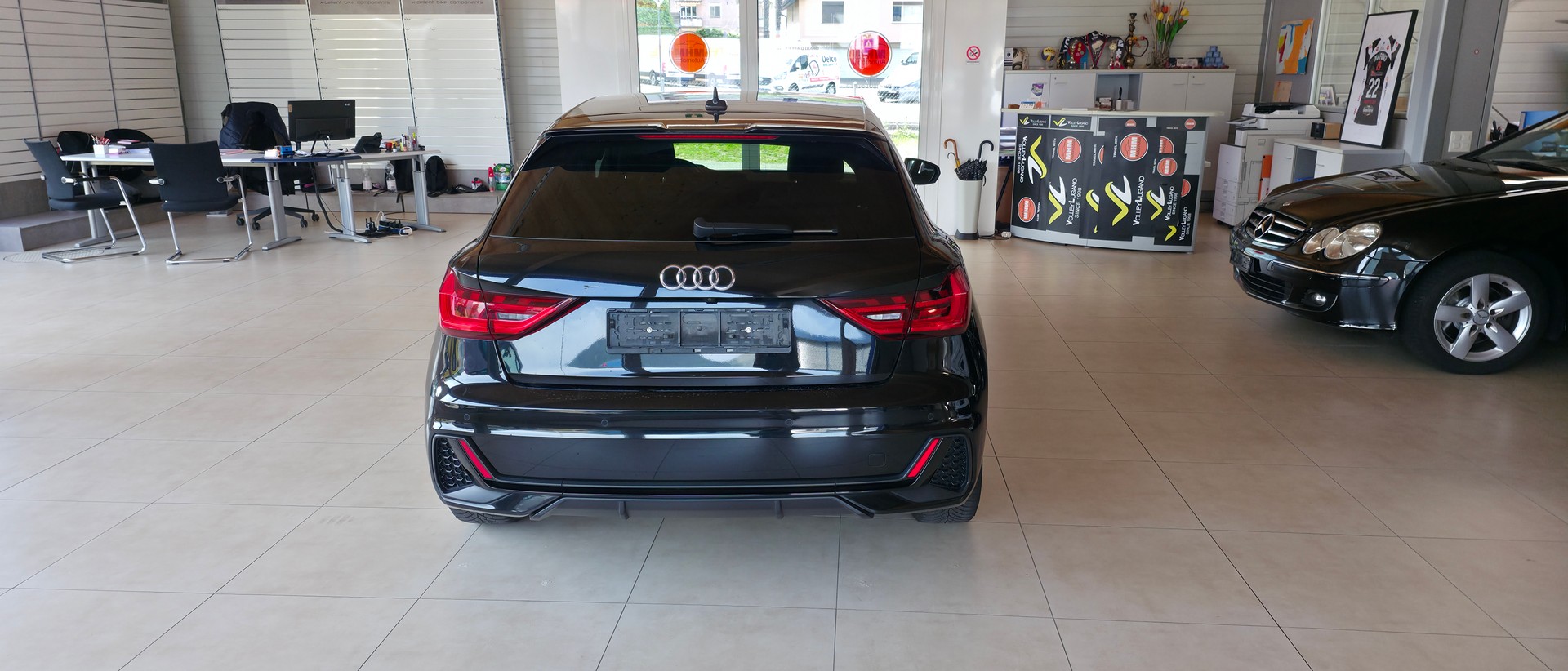 AUDI A1 Sportback 30 TFSI S Line-image-3