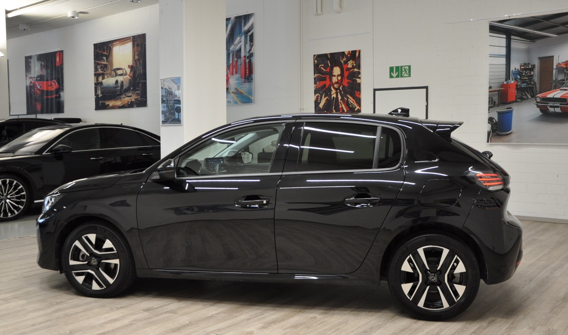 PEUGEOT 208 1.2 PureTech Allure EAT8-showroom-element-2