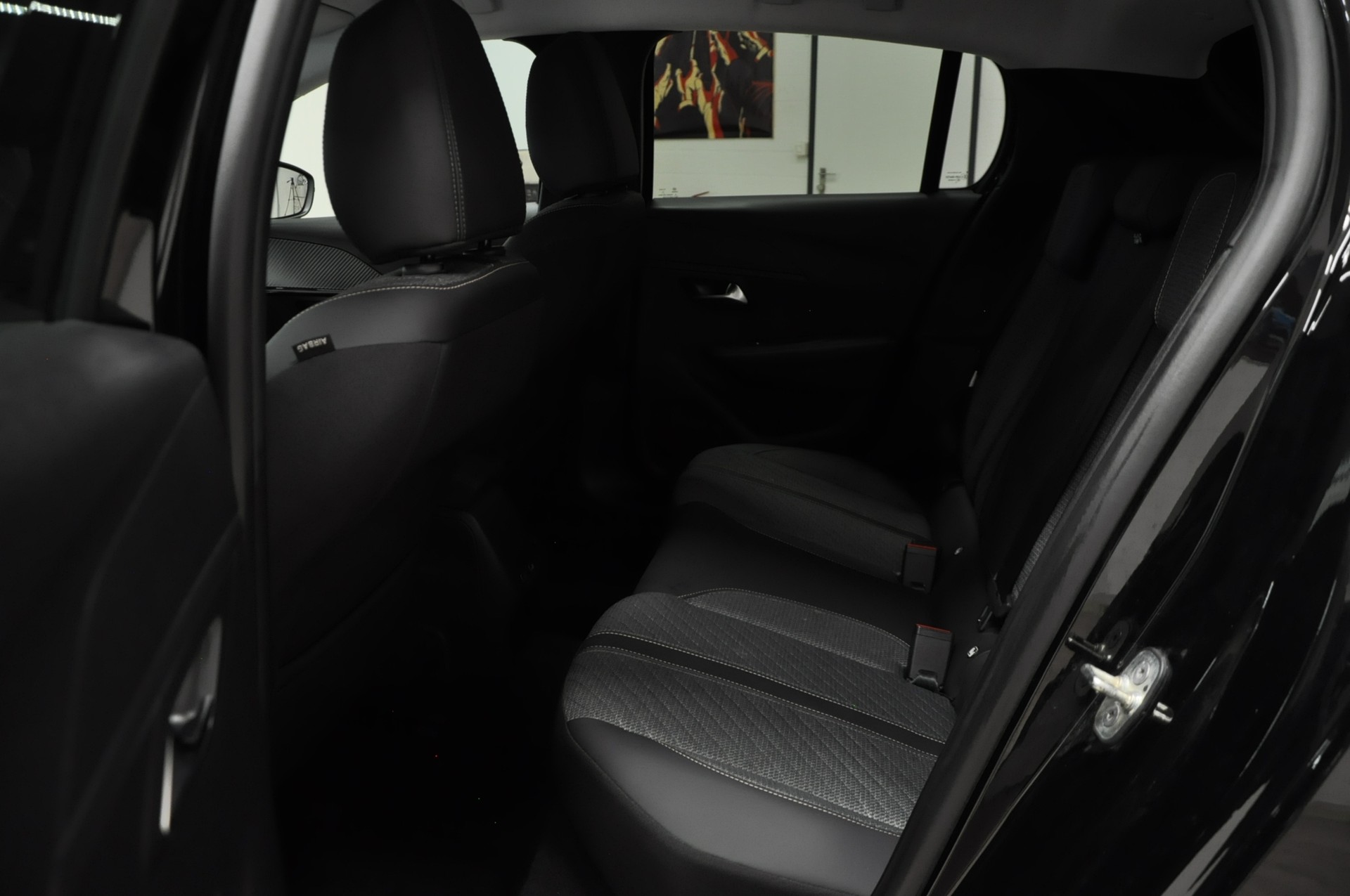 PEUGEOT 208 1.2 PureTech Allure EAT8-image-14