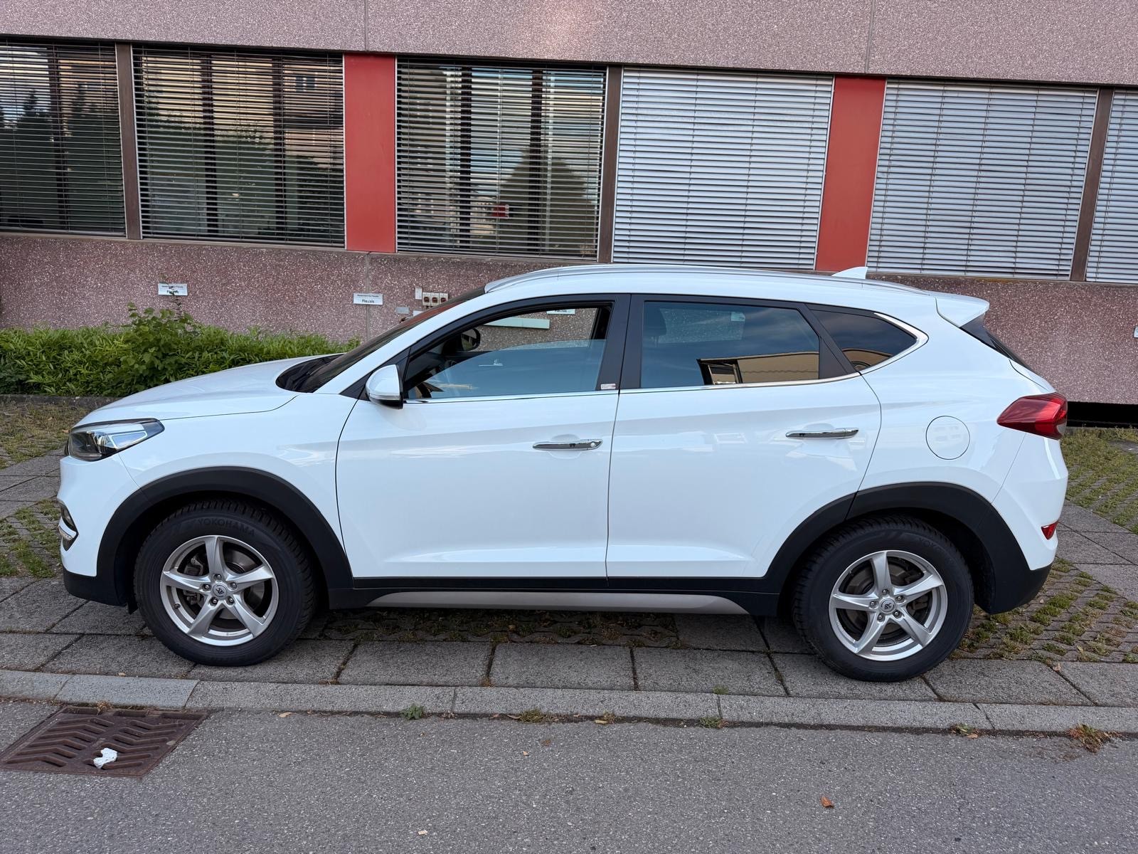 HYUNDAI Tucson 1.7 CRDI Origo 2WD DCT7-image-2