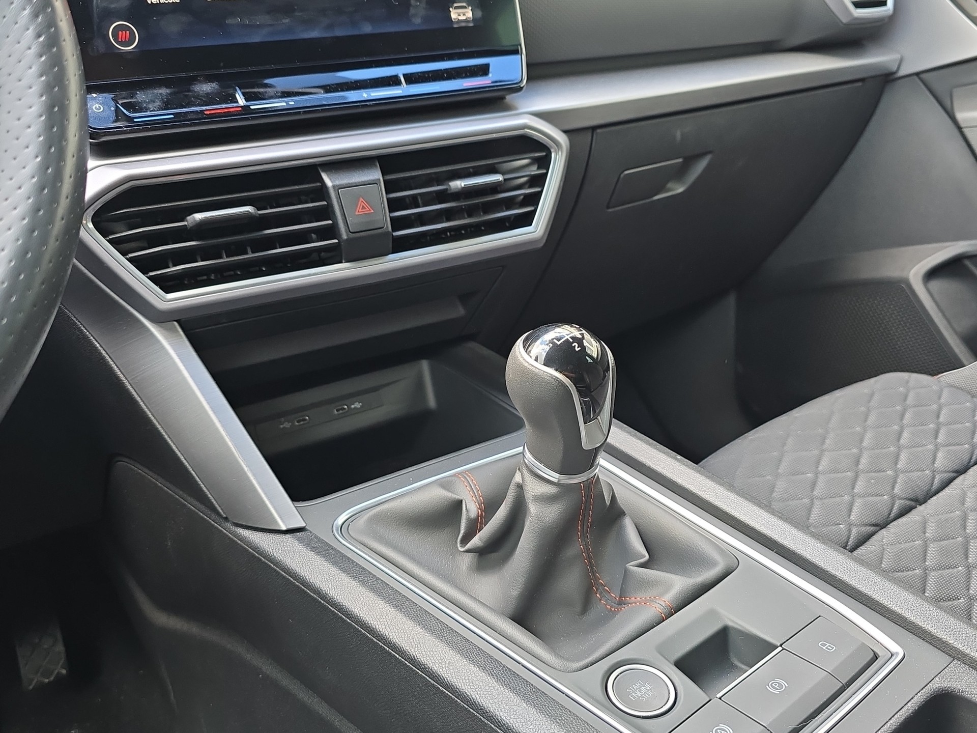 SEAT Leon ST 1.5 Eco TSI Hola FR-image-10