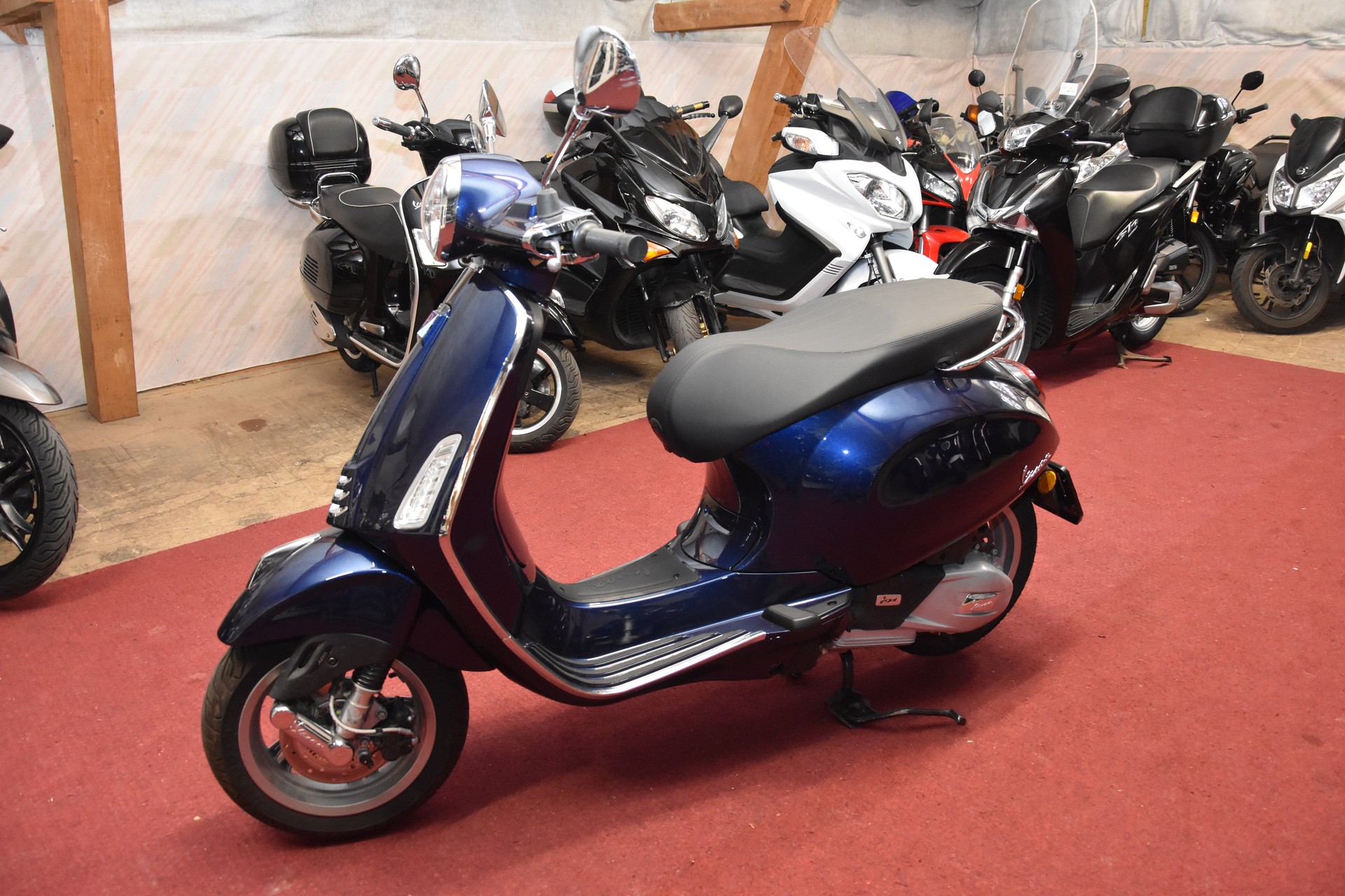 PIAGGIO Vespa 125 Primavera-image-1