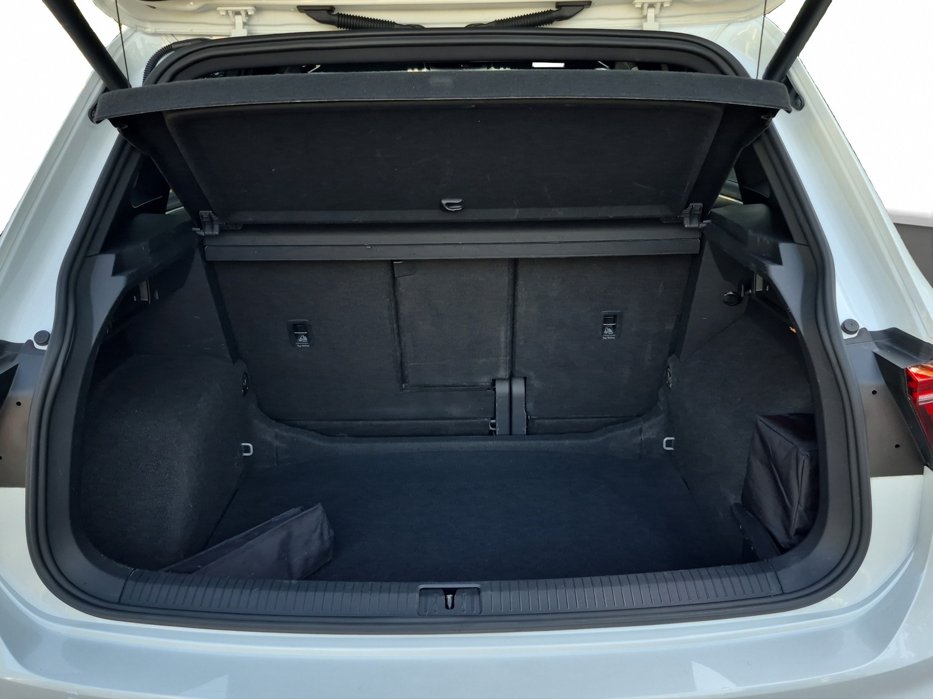 VW Tiguan 2.0 TDI SCR R-Line 4Motion DSG *Anhängerkupplung*-image-13