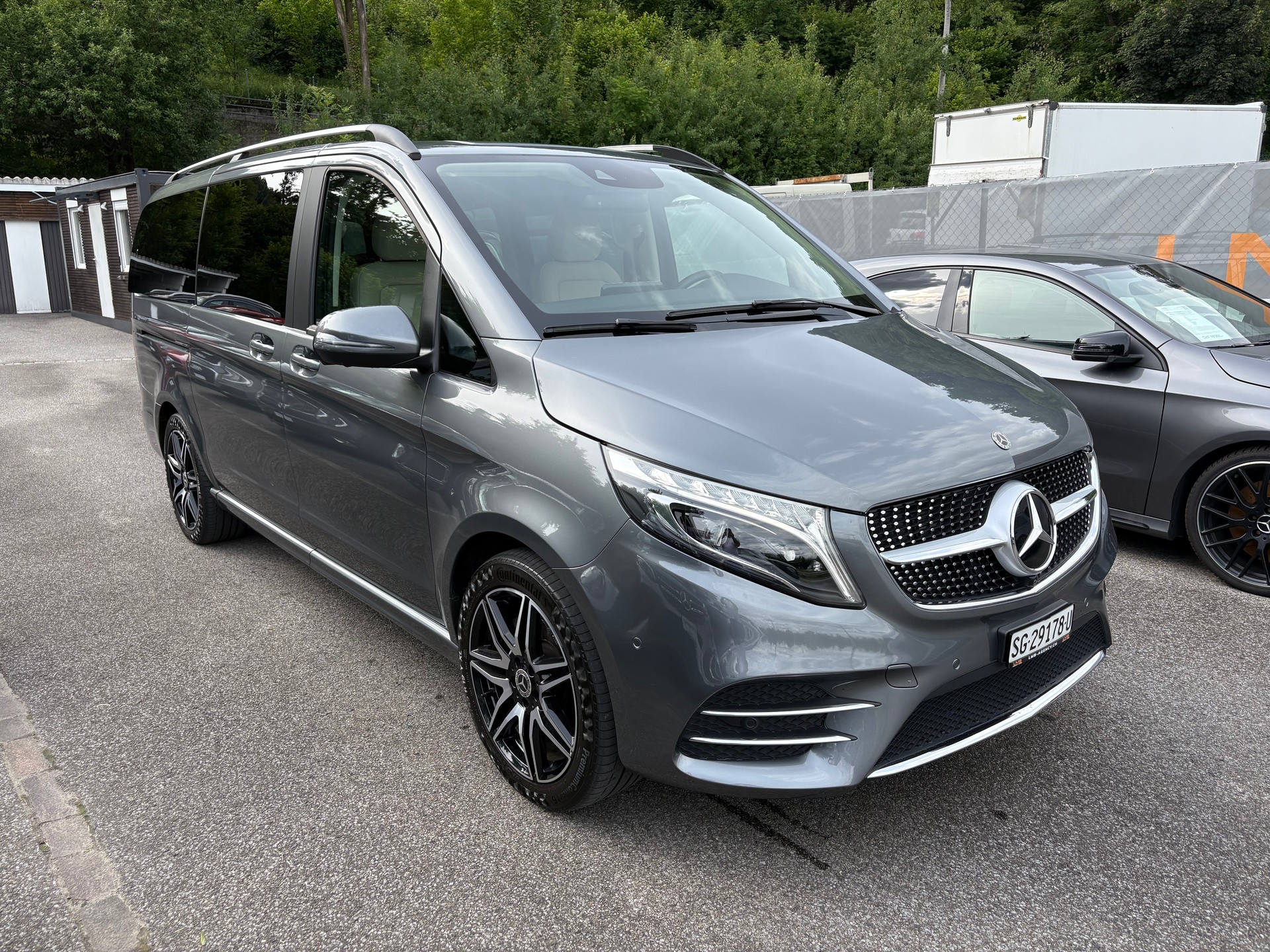 MERCEDES-BENZ V 300 d lang AMG Line 4Matic 9G-Tronic