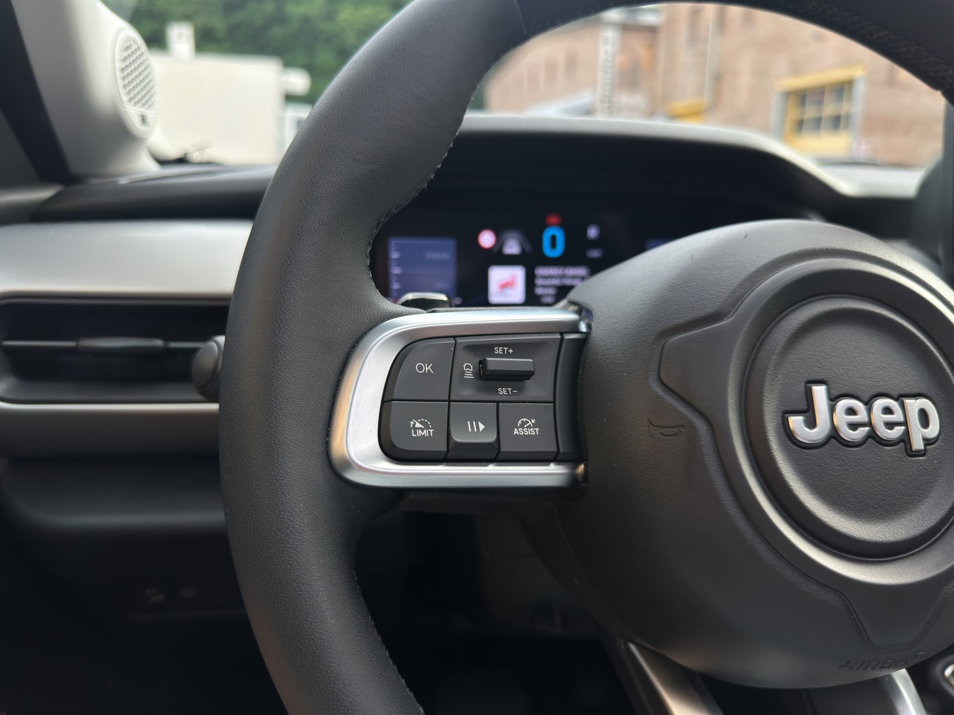JEEP Avenger 1.2 Turbo MHEV Swiss Altitude Sky-image-13