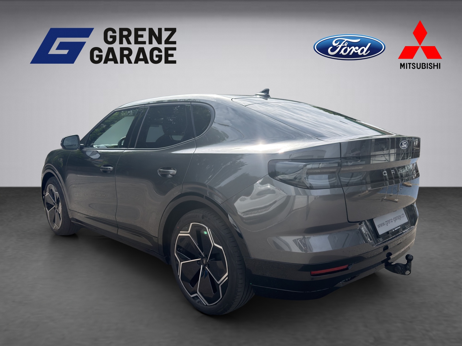 FORD Capri Extended Range Premium-showroom-element-2