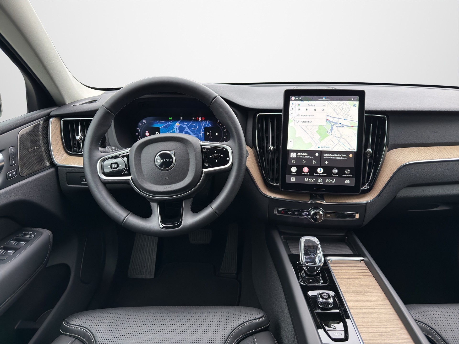 VOLVO XC60 2.0 B5 MH Plus Dark AWD-image-10