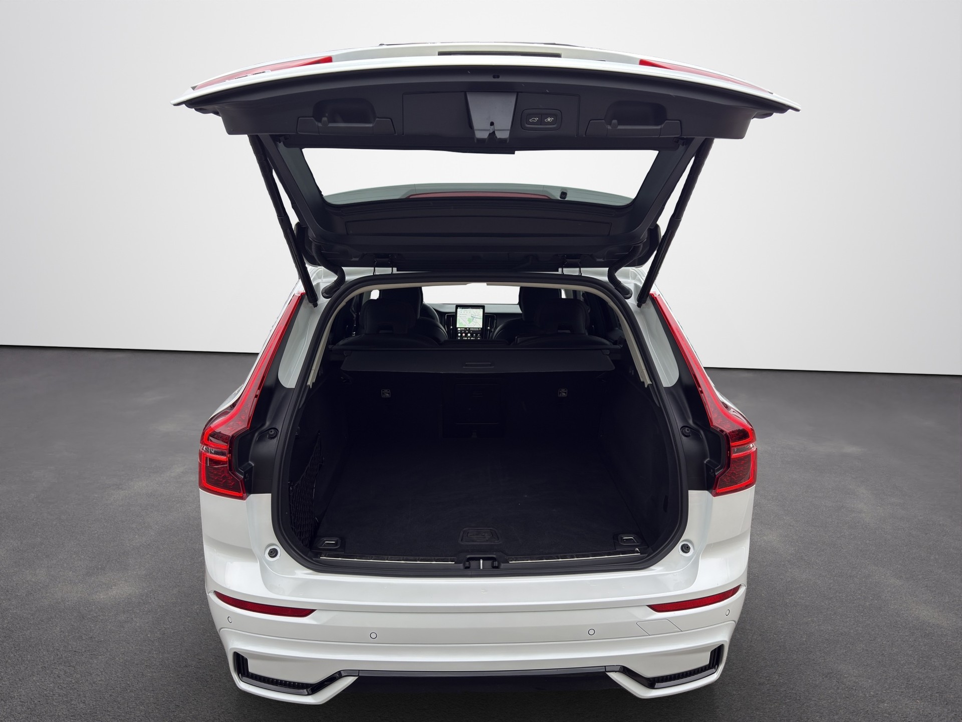 VOLVO XC60 2.0 B5 MH Plus Dark AWD-image-13