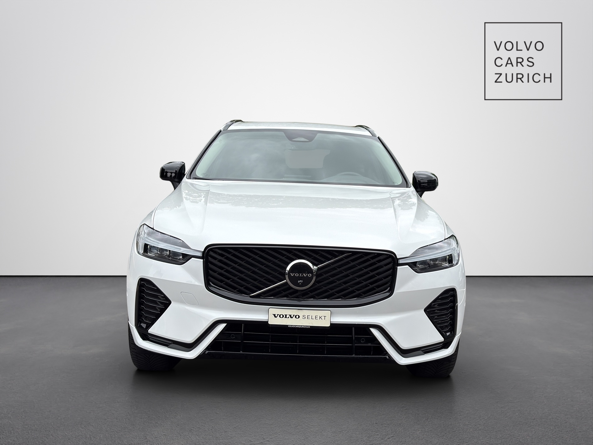 VOLVO XC60 2.0 B5 MH Plus Dark AWD-image-4