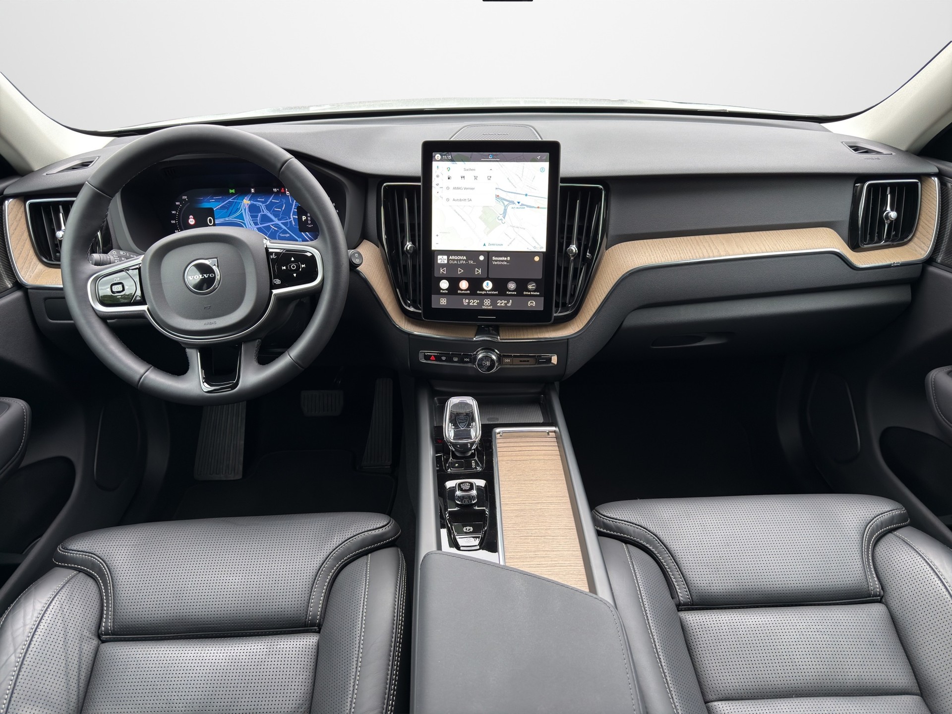 VOLVO XC60 2.0 B5 MH Plus Dark AWD-image-9