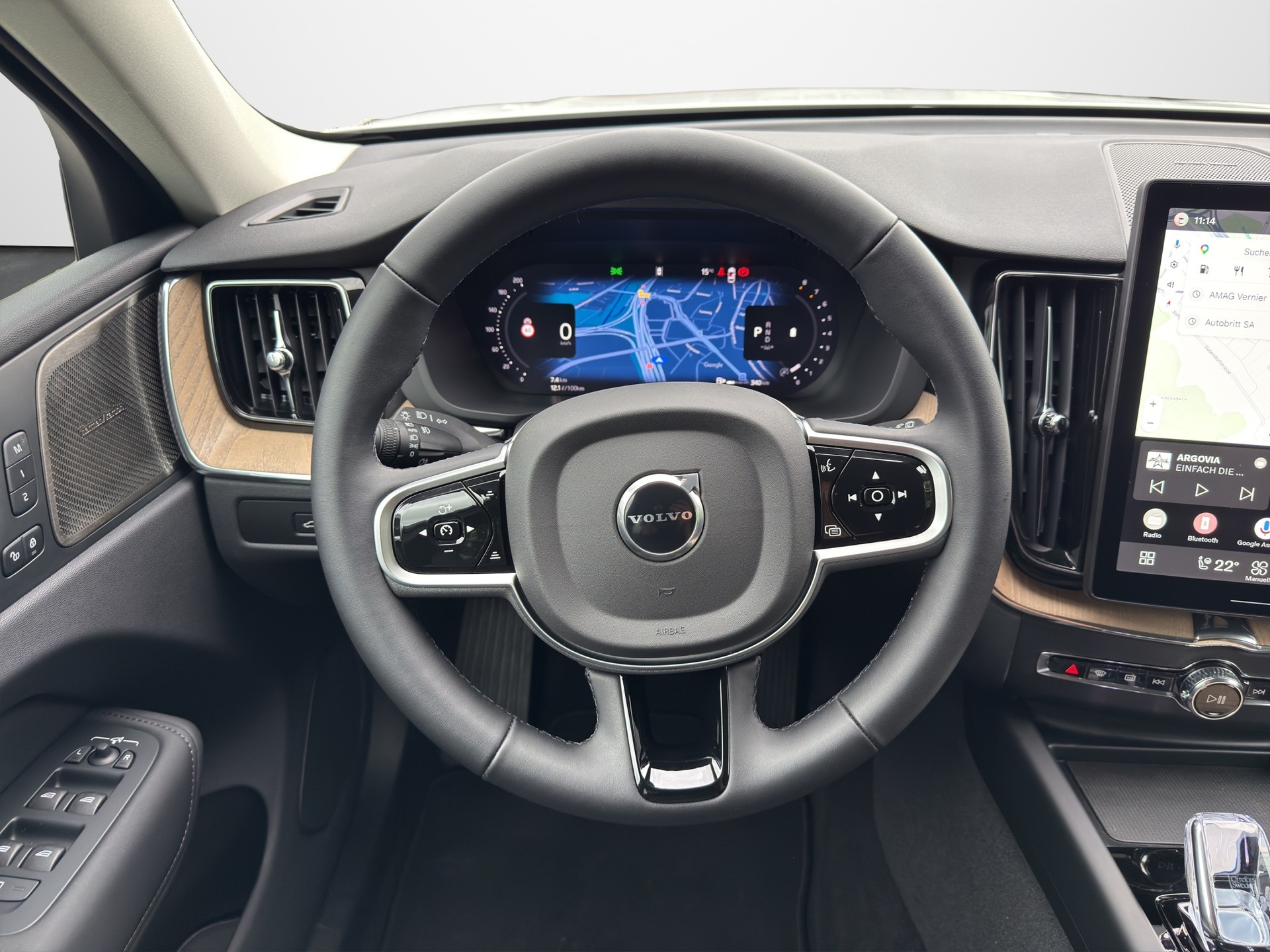 VOLVO XC60 2.0 B5 MH Plus Dark AWD-image-11