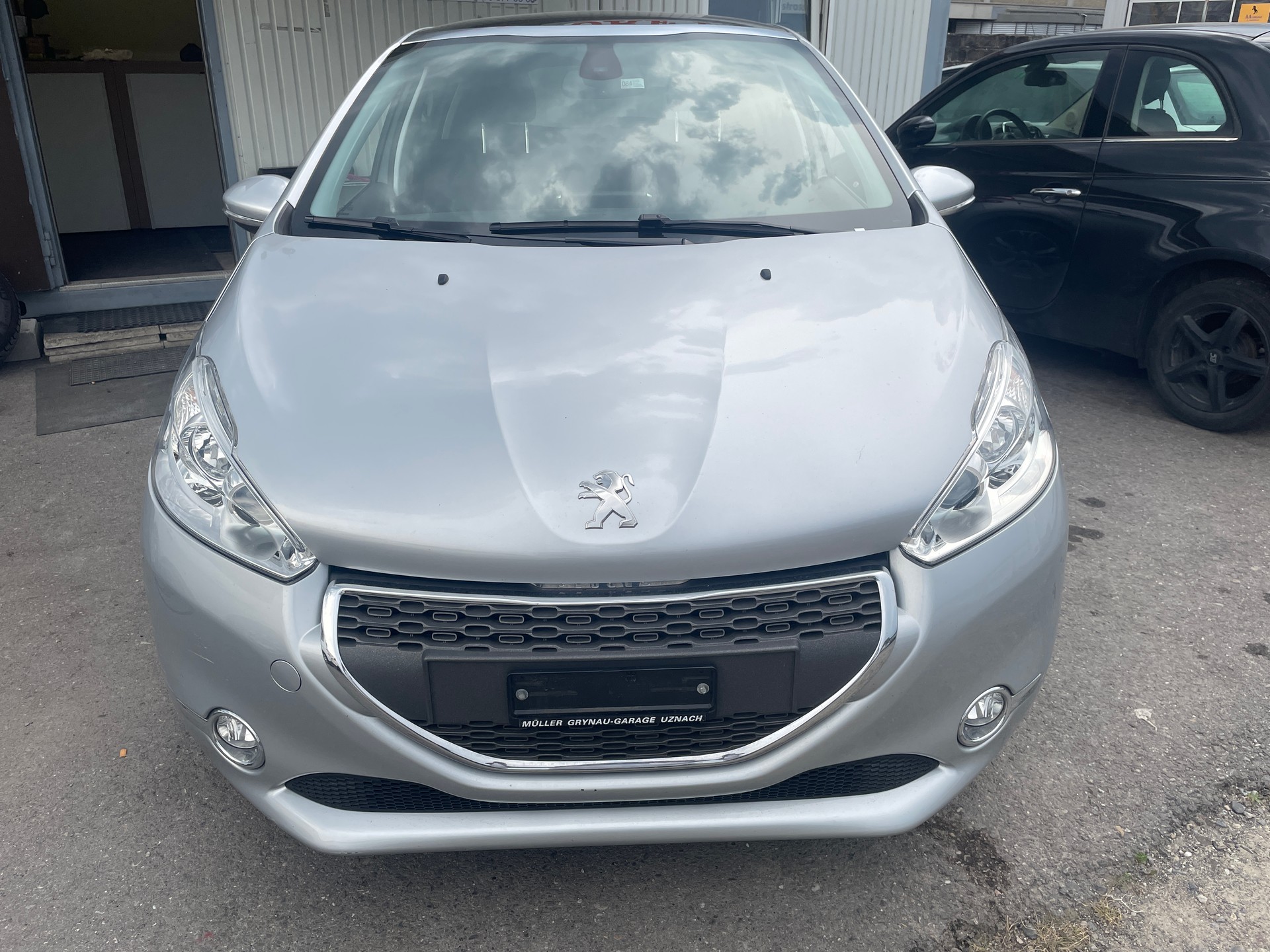 PEUGEOT 208 1.6 e-HDI Allure EGS6