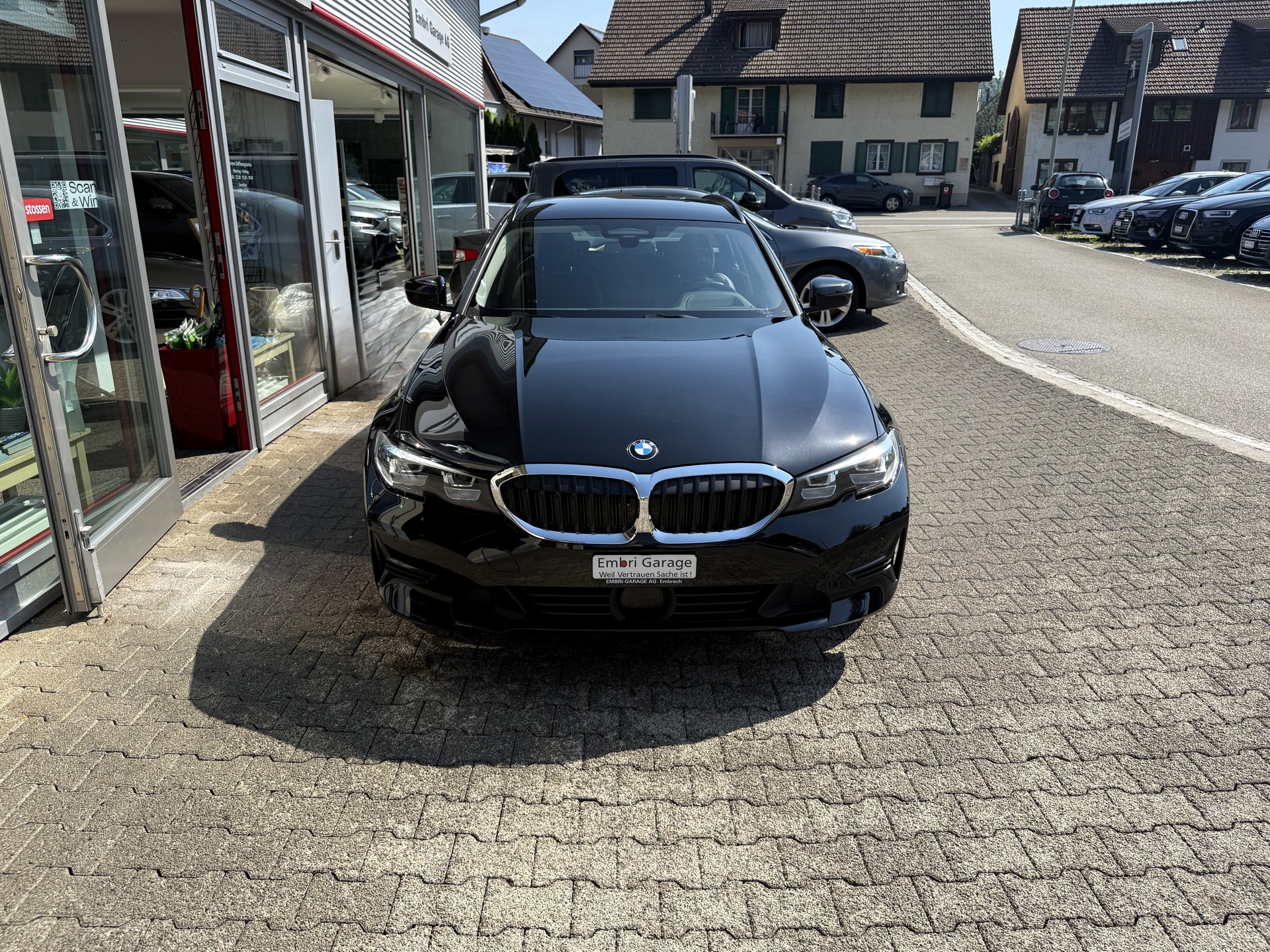 BMW 320d xDrive 48V Touring Steptronic-image-1