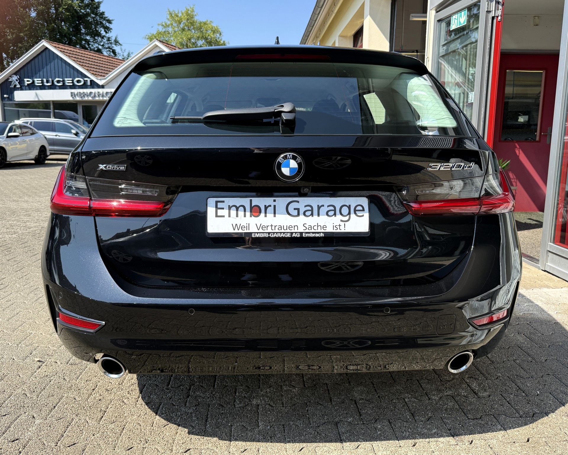 BMW 320d xDrive 48V Touring Steptronic-image-6
