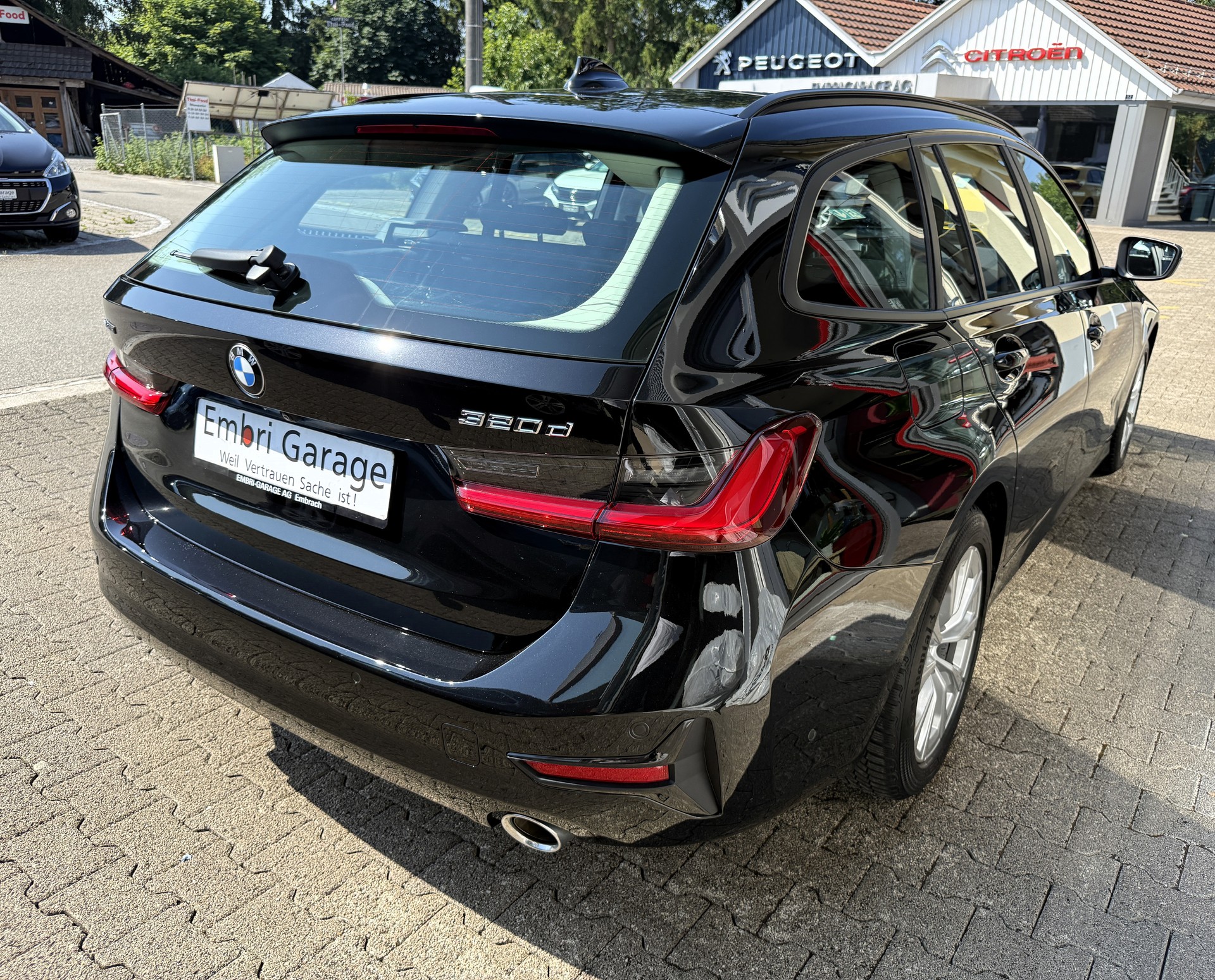 BMW 320d xDrive 48V Touring Steptronic-image-5