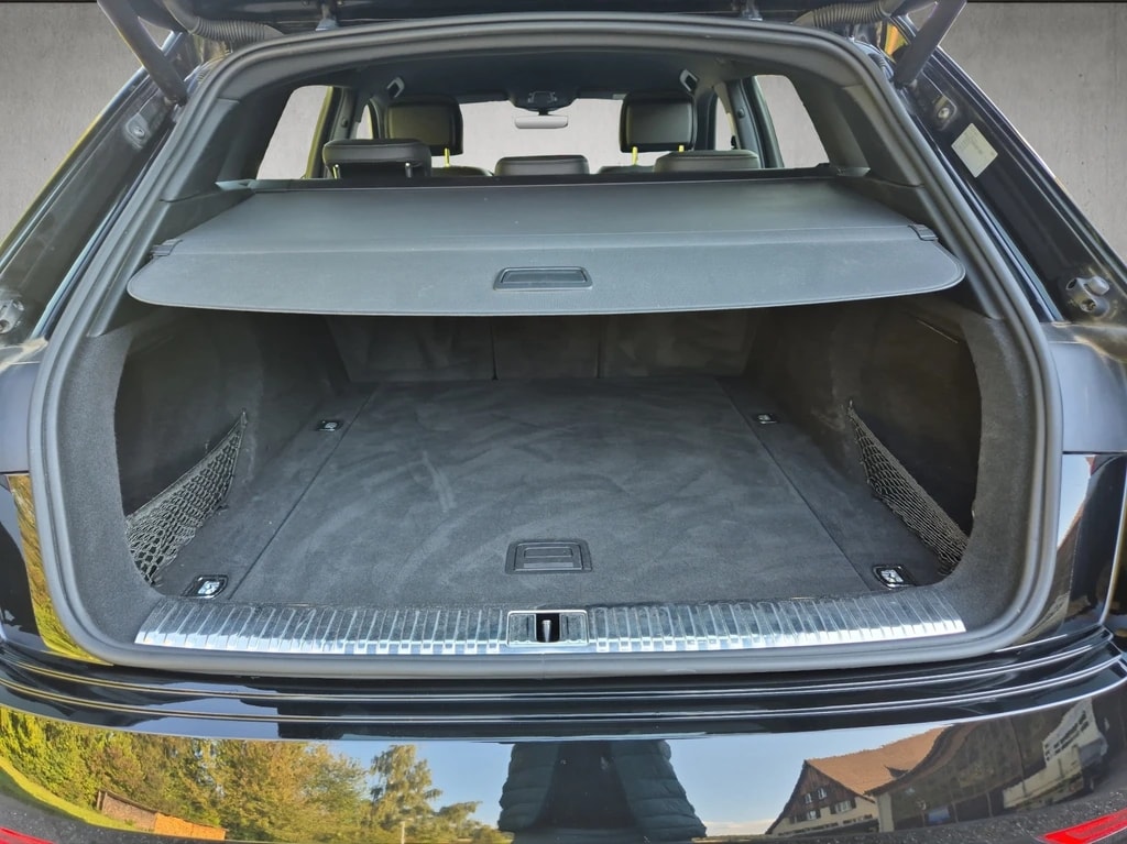 AUDI e-tron 50 S-line quattro-image-9