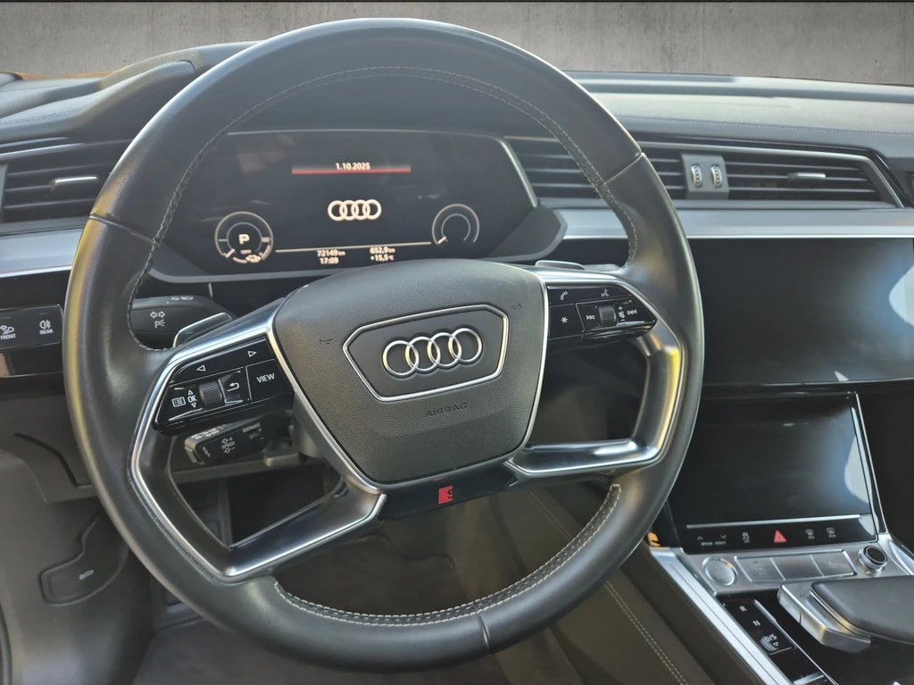 AUDI e-tron 50 S-line quattro-image-3