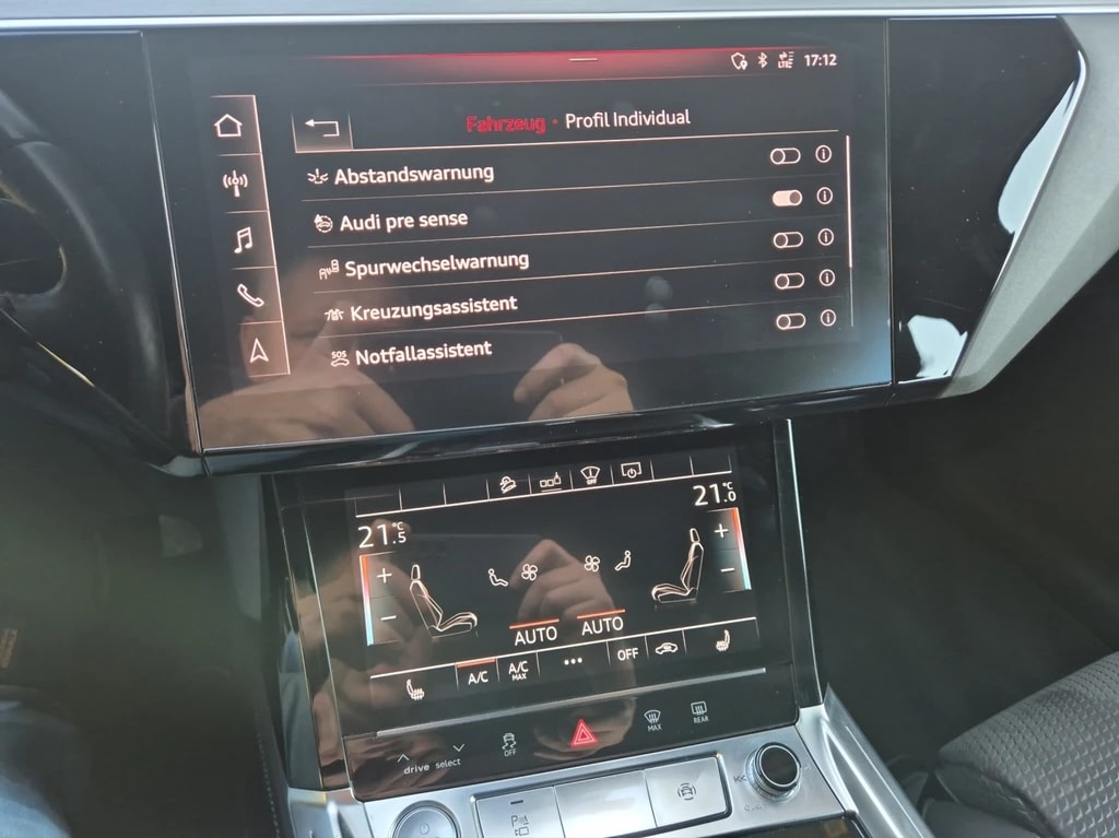 AUDI e-tron 50 S-line quattro-image-7