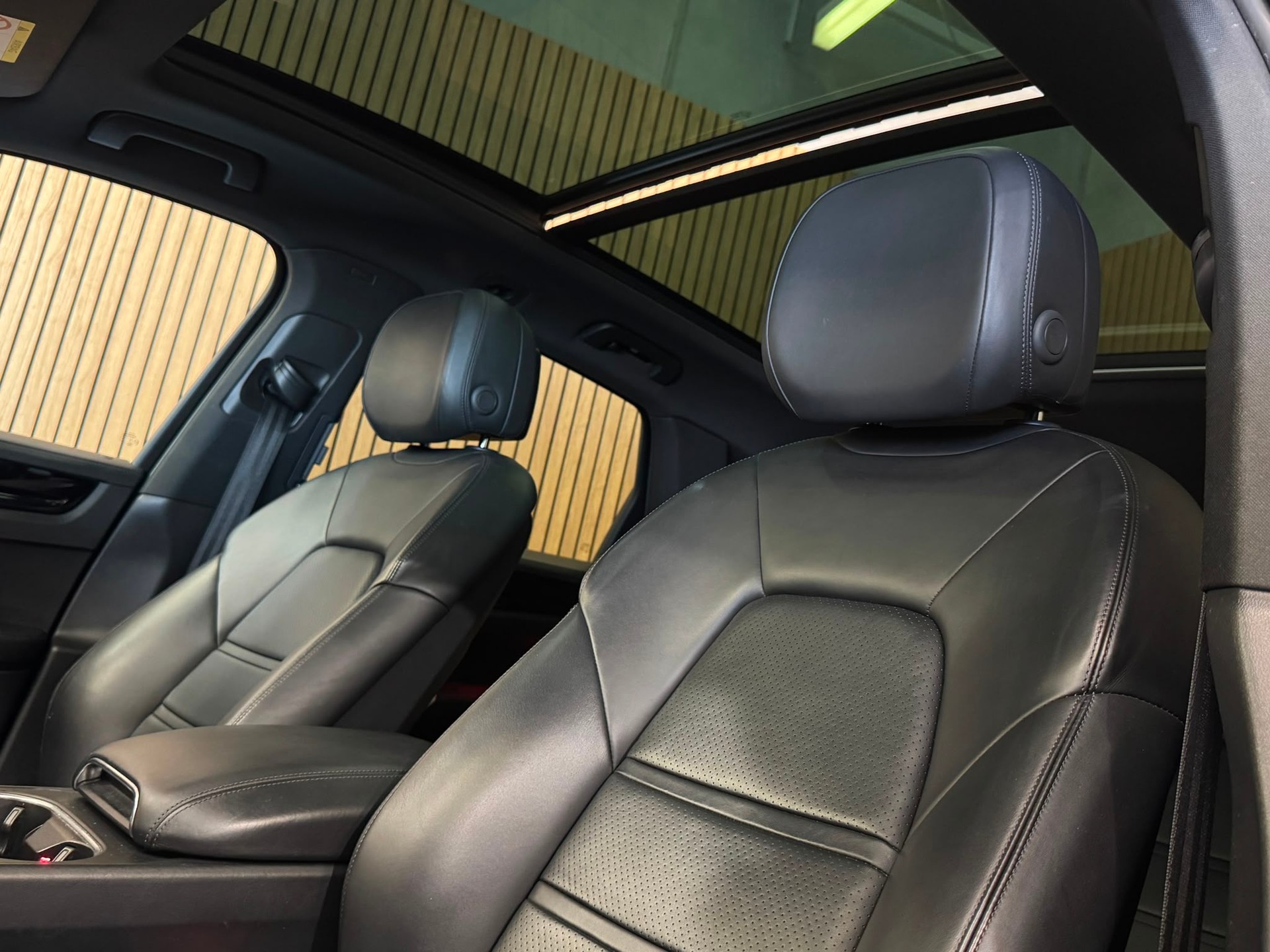 PORSCHE Cayenne S-image-19