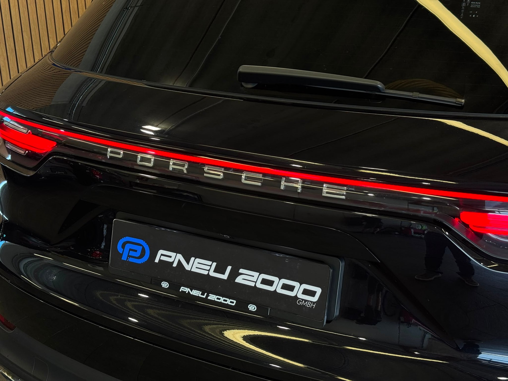 PORSCHE Cayenne S-image-5