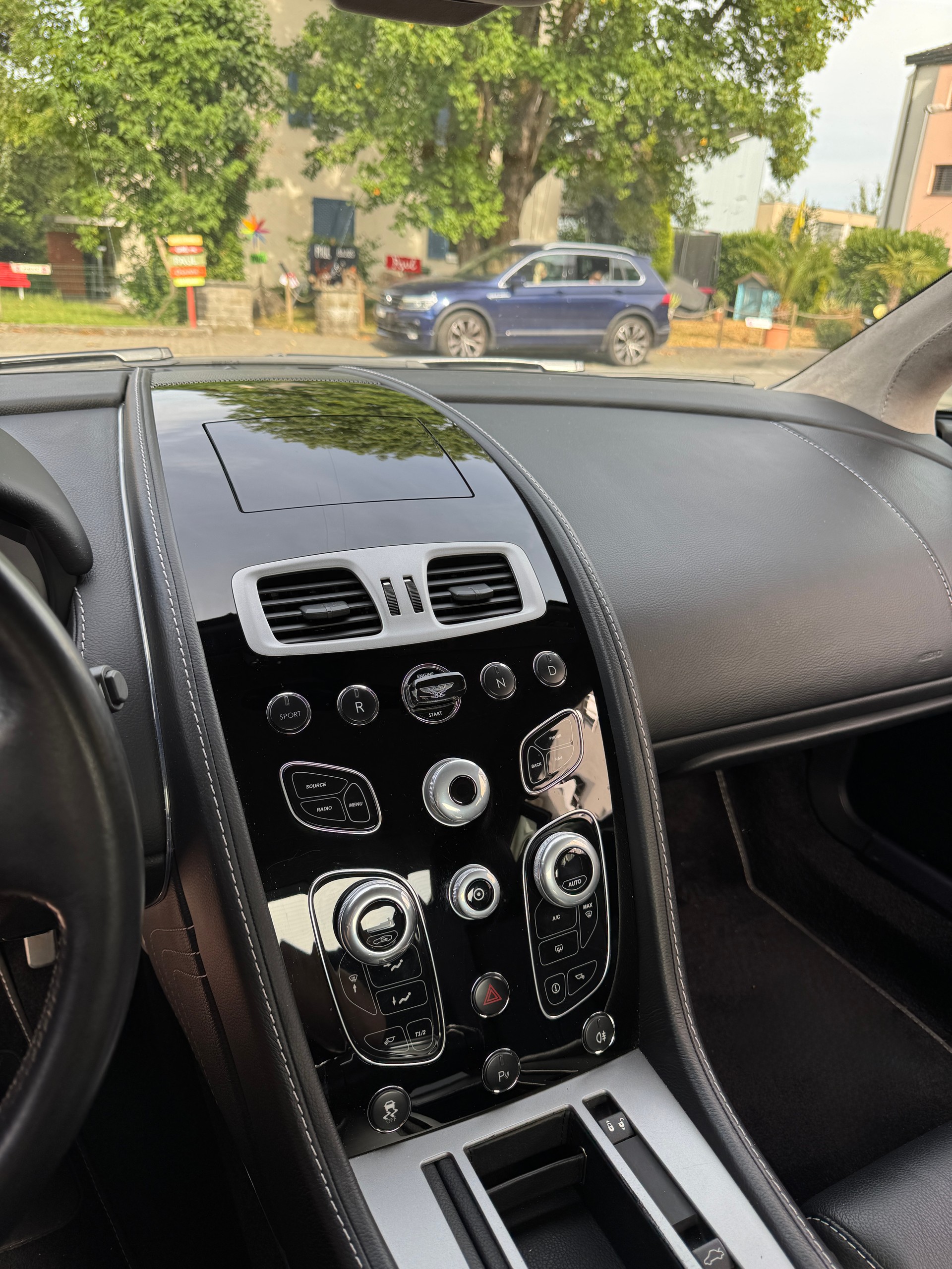 ASTON MARTIN 4.7 S Sportshift-image-5