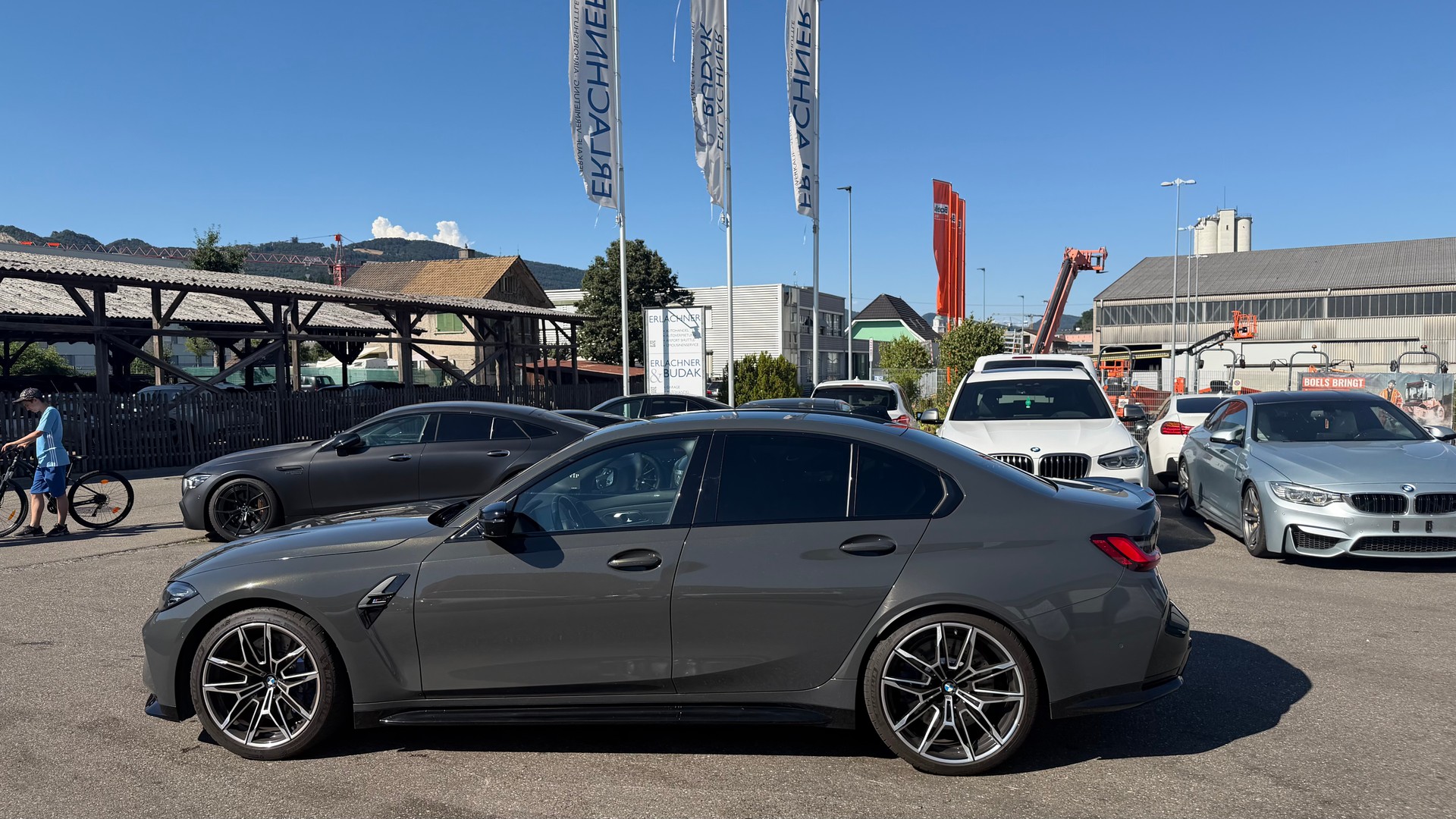 BMW M3 Competition-showroom-element-2