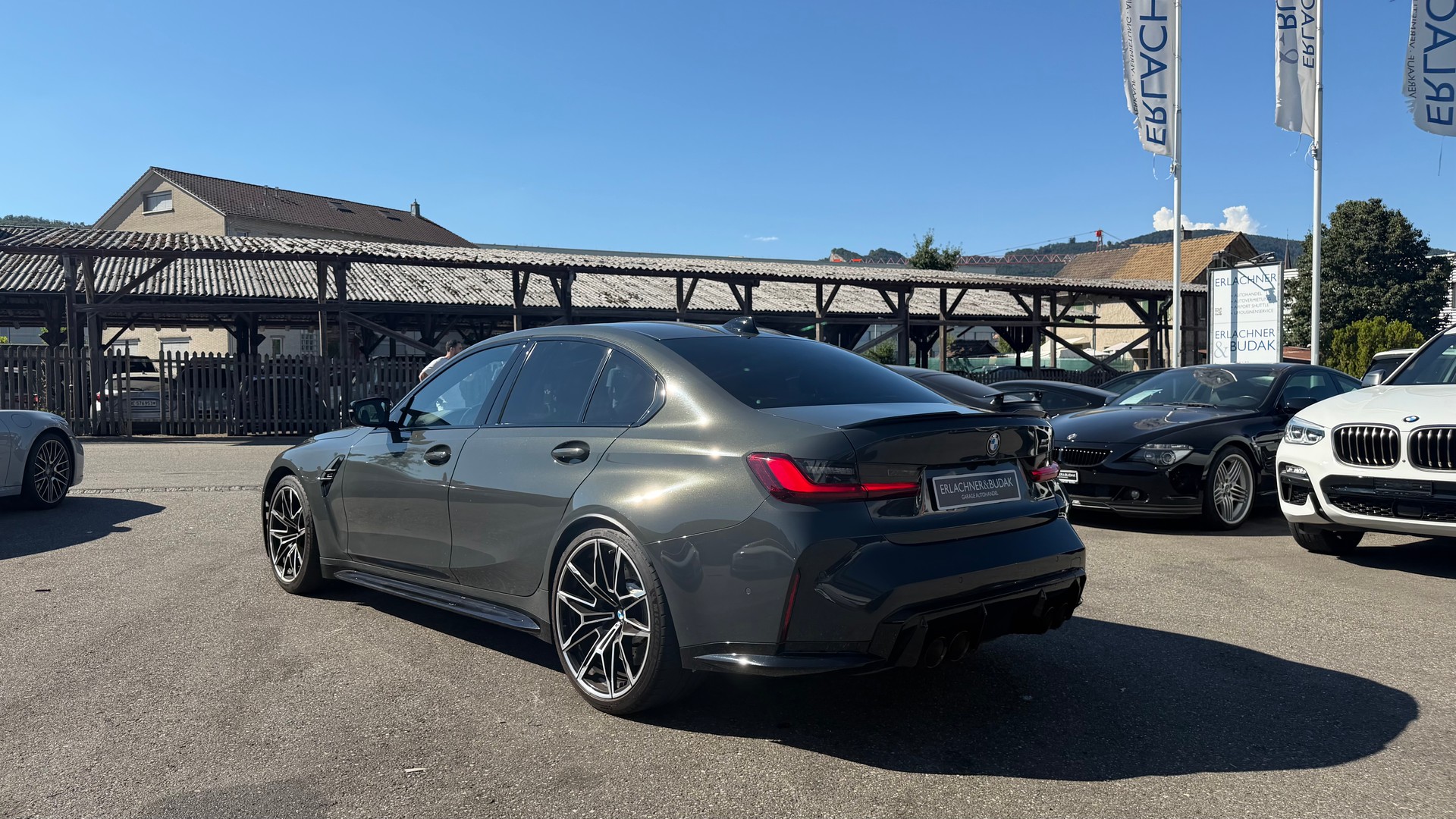 BMW M3 Competition-showroom-element-3