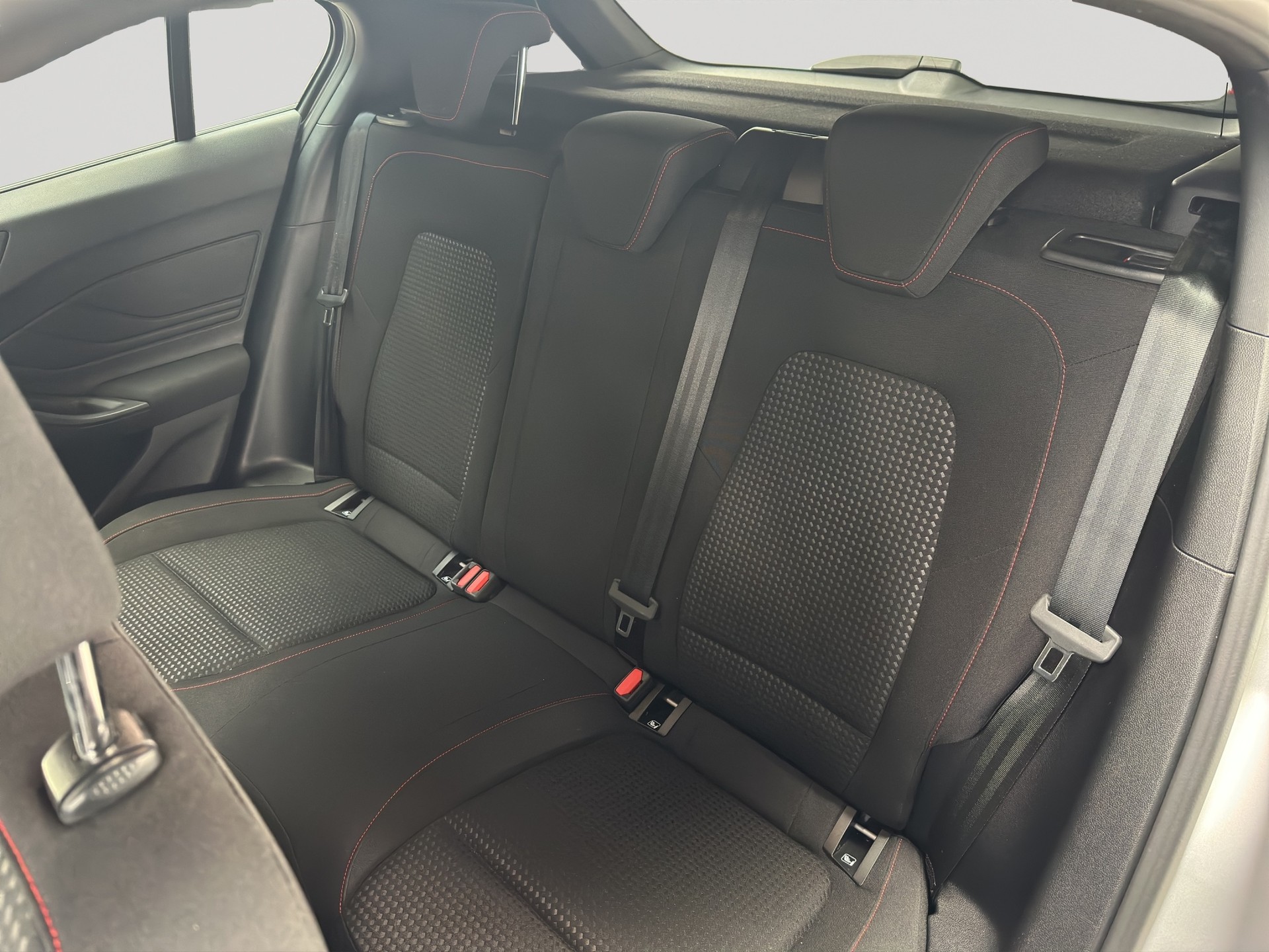 FORD Focus 1.5 TDCi EcoBlue ST-Line Automatic-image-9