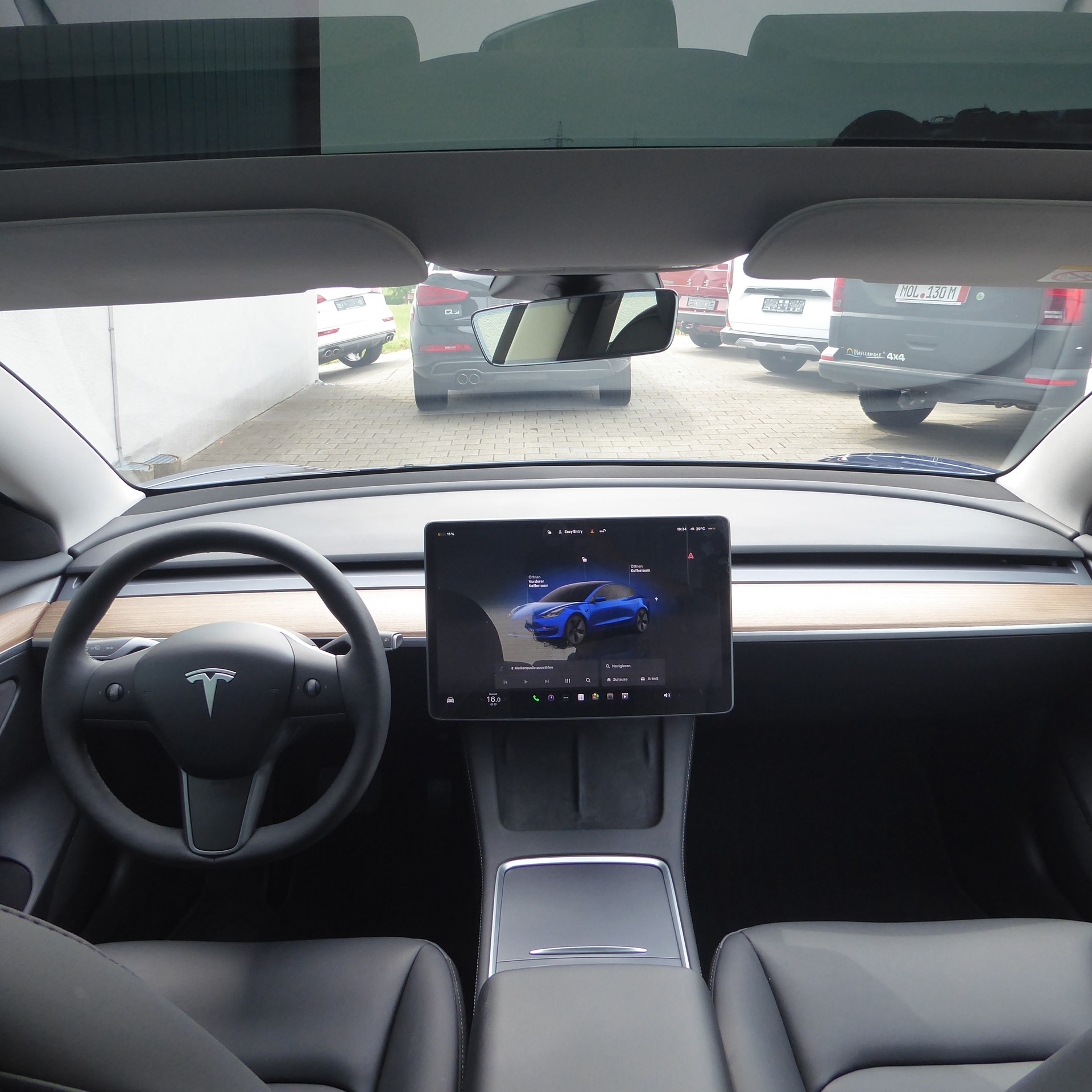 TESLA Model 3-image-8