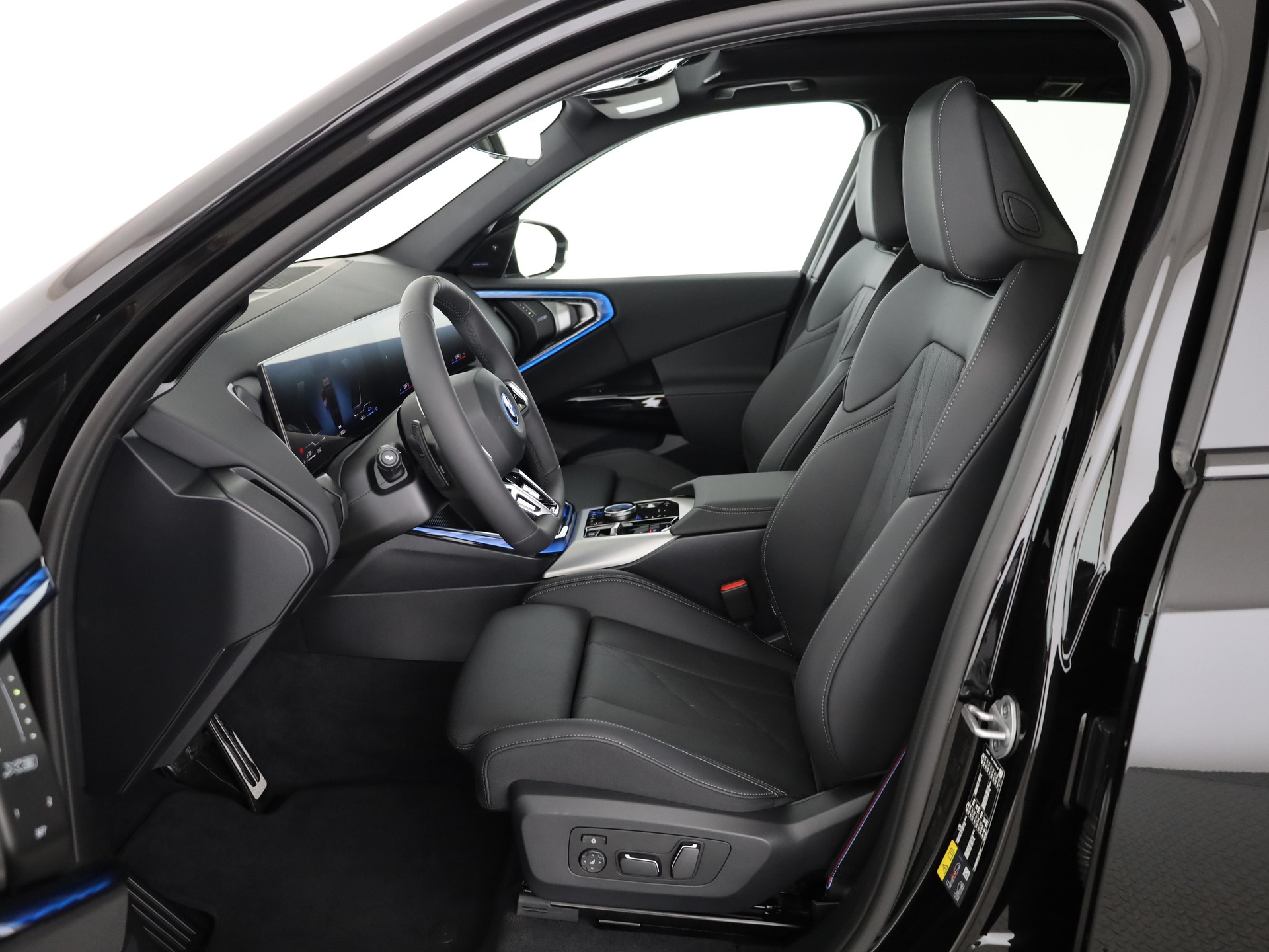 BMW X3 30e xDrive-showroom-element-3