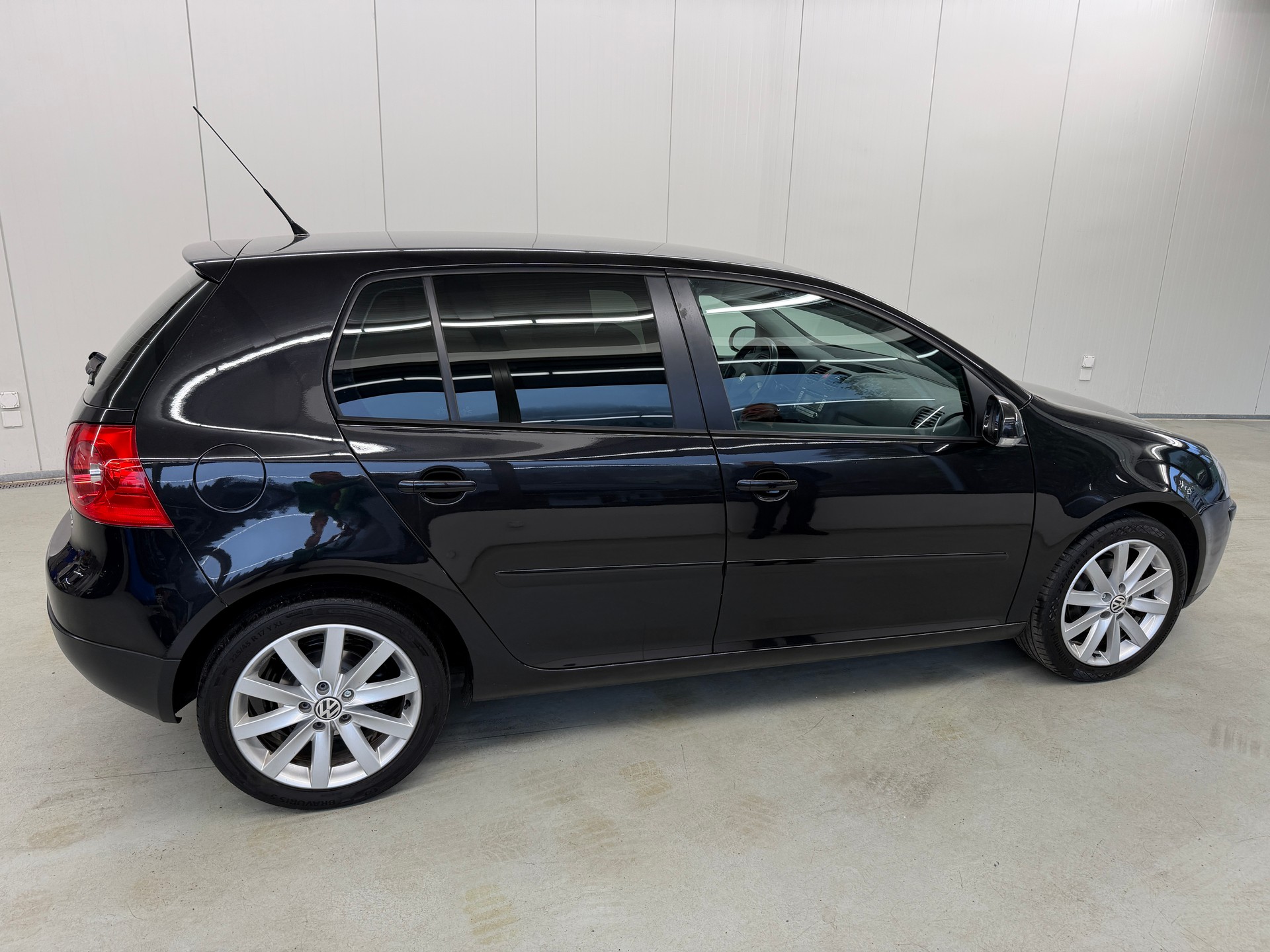VW Golf 1.9 TDI Leader 4Motion-showroom-element-2