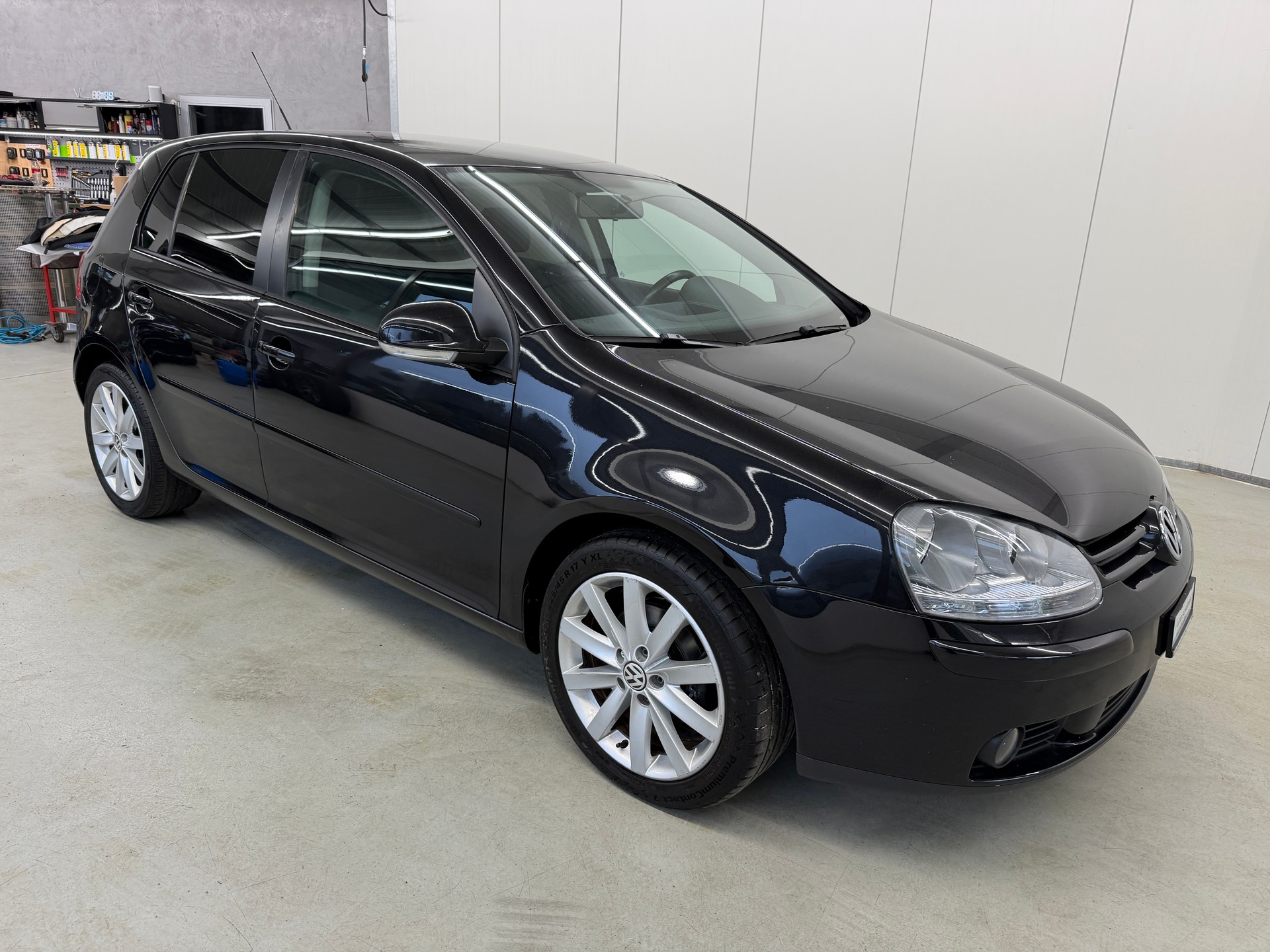 VW Golf 1.9 TDI Leader 4Motion-showroom-element-1