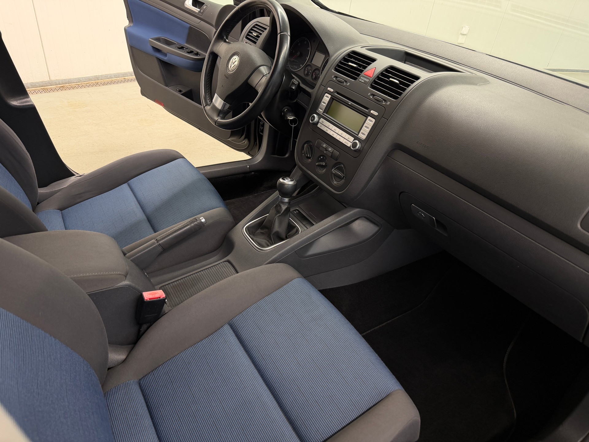 VW Golf 1.9 TDI Leader 4Motion-image-17