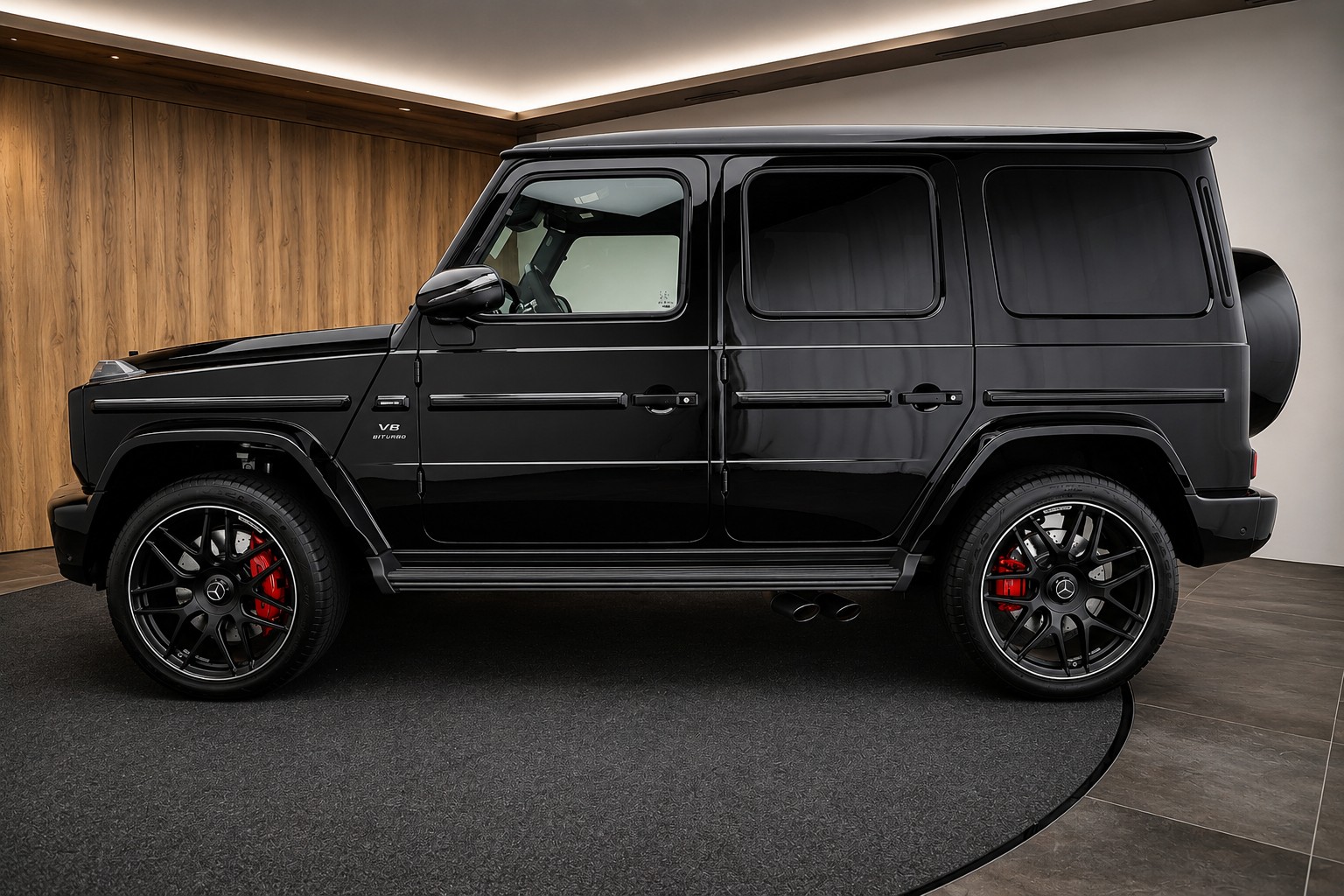 MERCEDES-BENZ G 63 AMG 9G-Tronic Facelift mit 605 PS ganz in schwarz-image-2