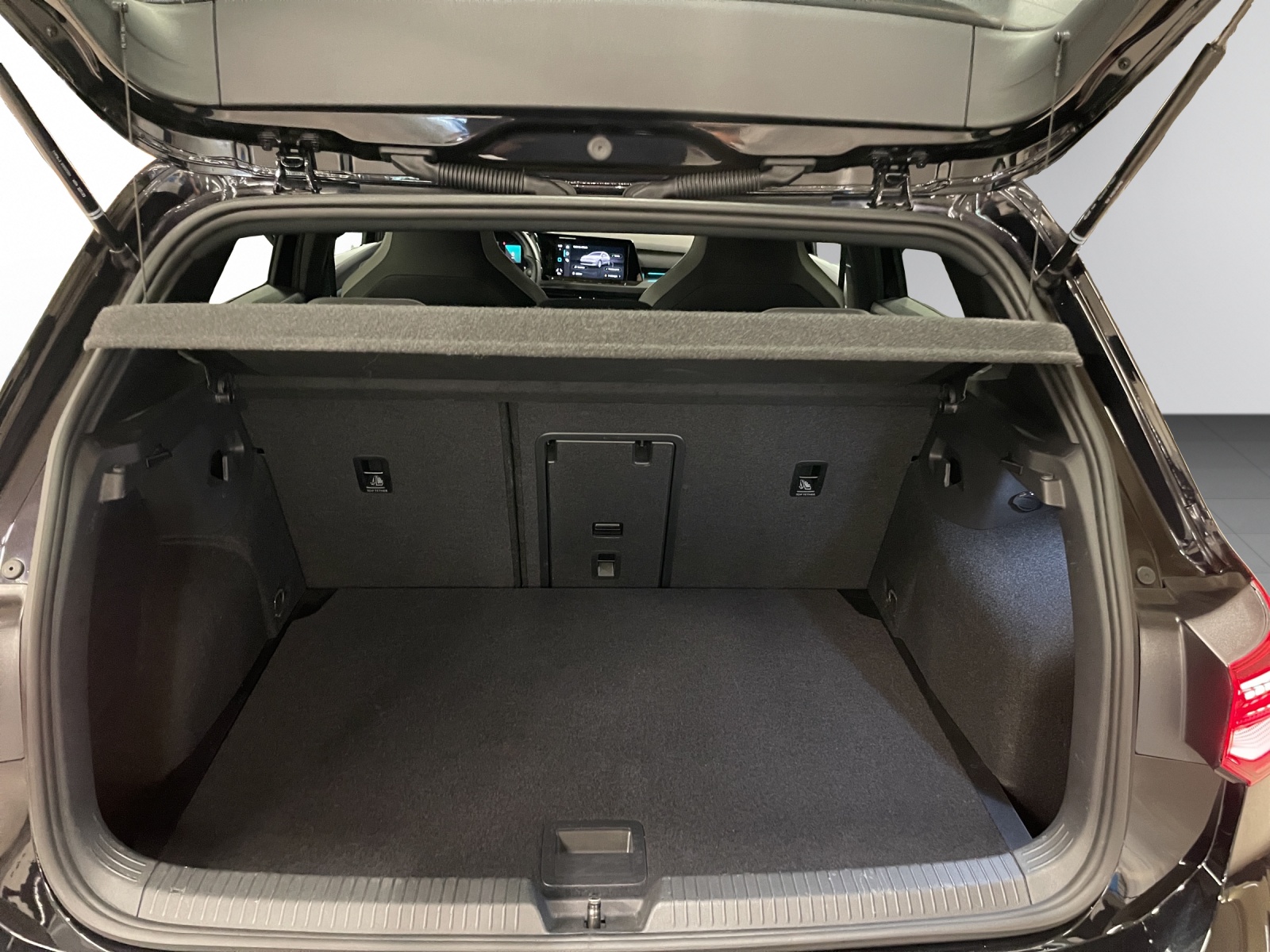VW Golf 1.5 eTSI mHEV ACT R-Line DSG-image-6