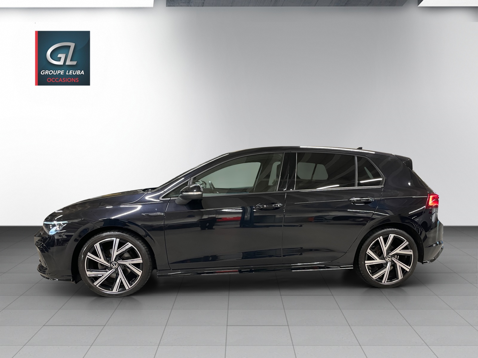 VW Golf 1.5 eTSI mHEV ACT R-Line DSG-showroom-element-2