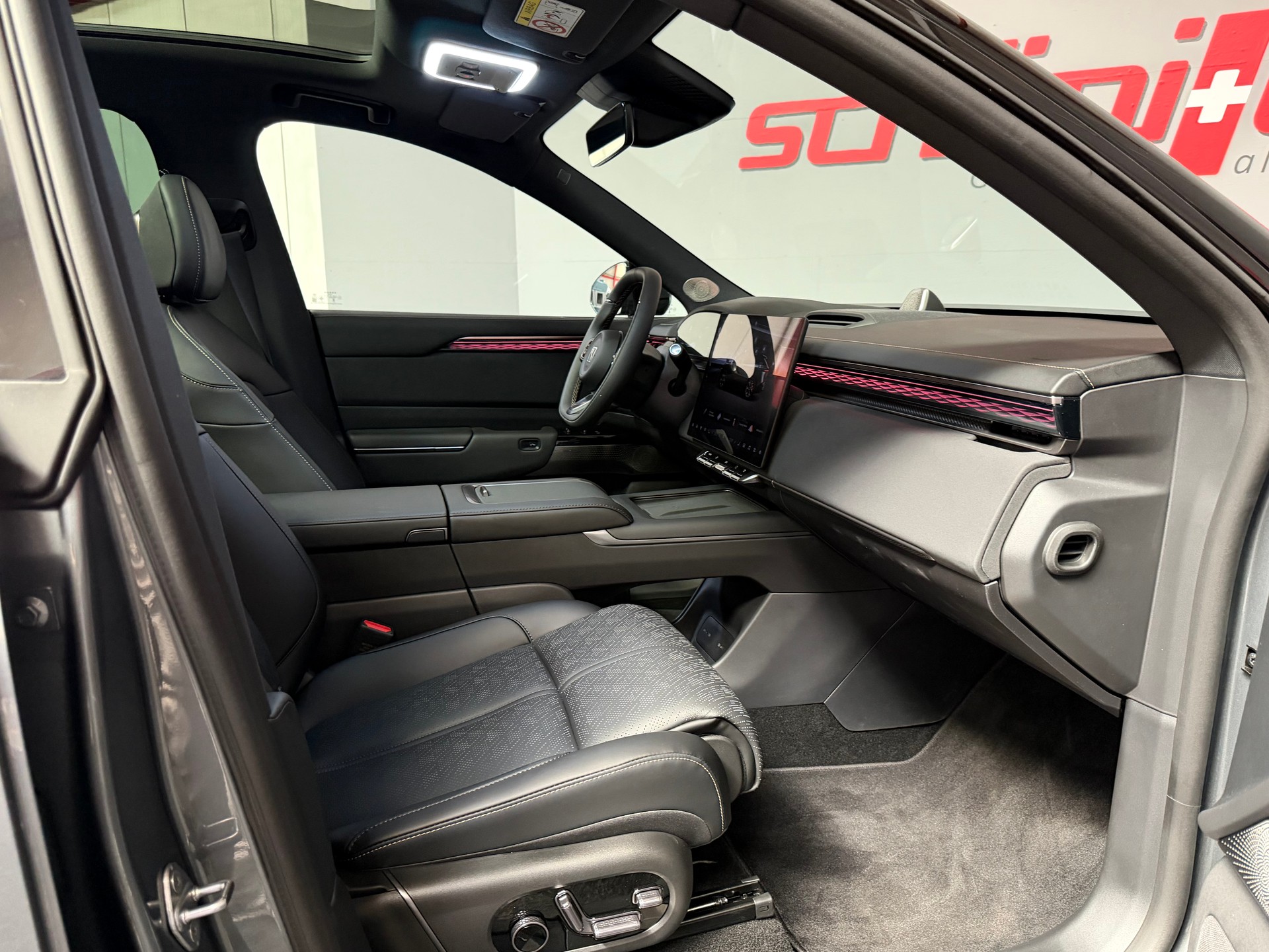 ZEEKR 7X 100kWh Privilege AWD-image-14