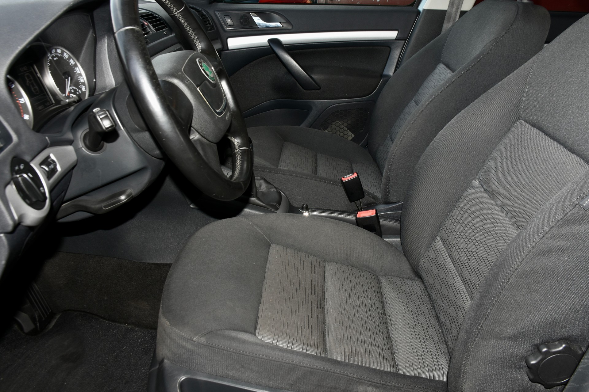 SKODA Octavia Combi 1.4 TSI Twenty20-showroom-element-2